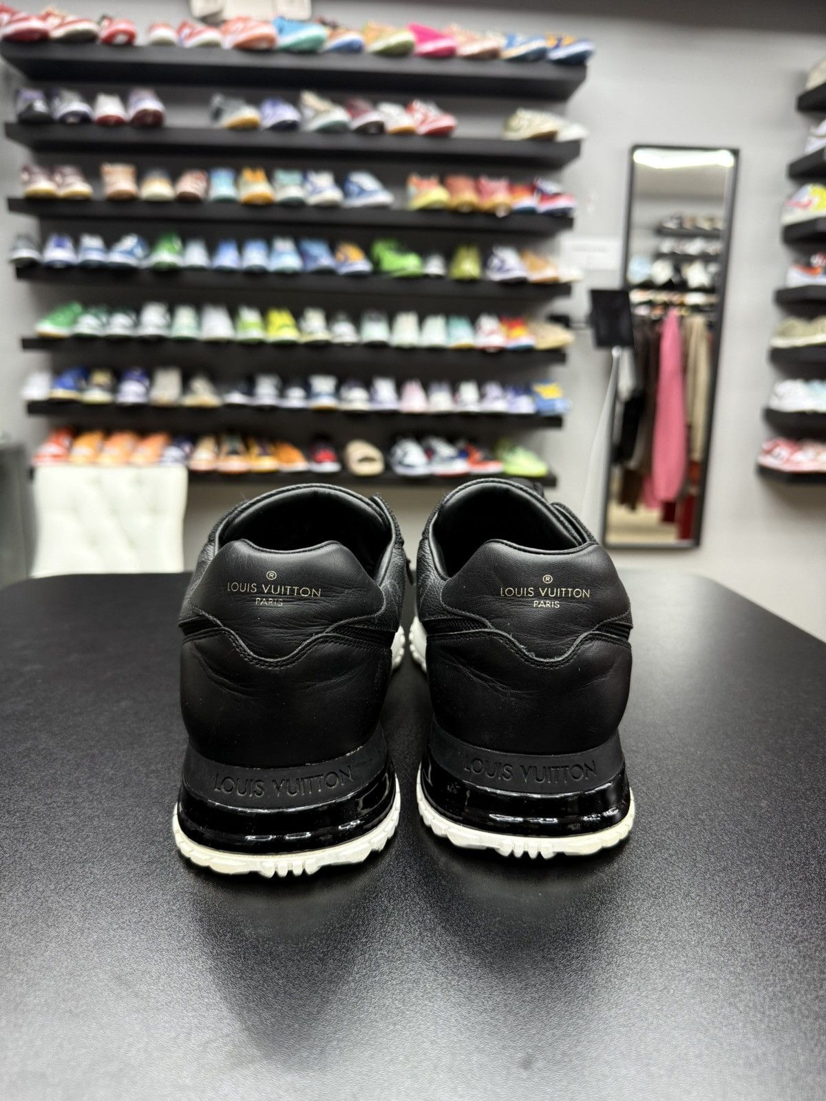Louis Vuitton Louis Vuitton Run away black monogram sneaker sz 9LV / 10US Size US 10 / EU 43 - 7 Thumbnail