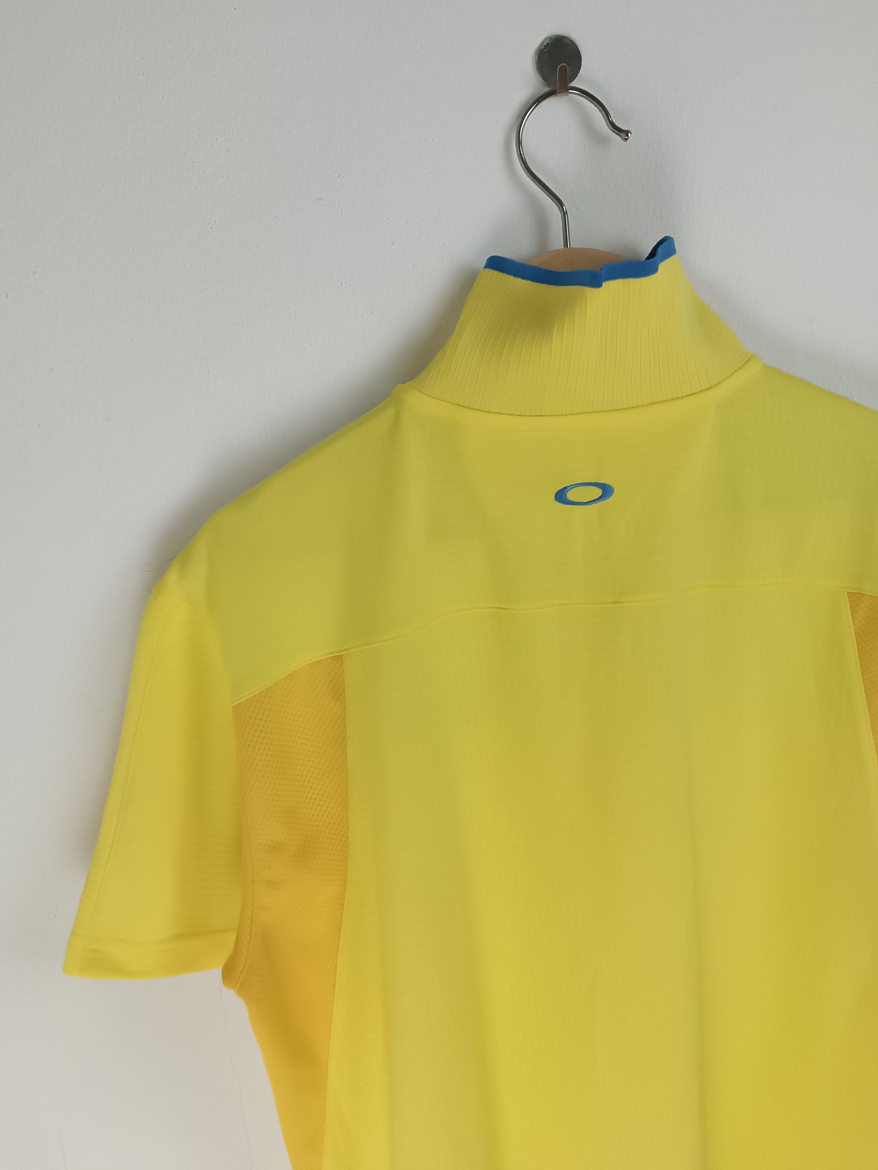 Oakley VINTAGE Y2K OAKLEY POLO GORPCORE TECHWEAR VERY RARE Size US L / EU 52-54 / 3 - 13 Thumbnail