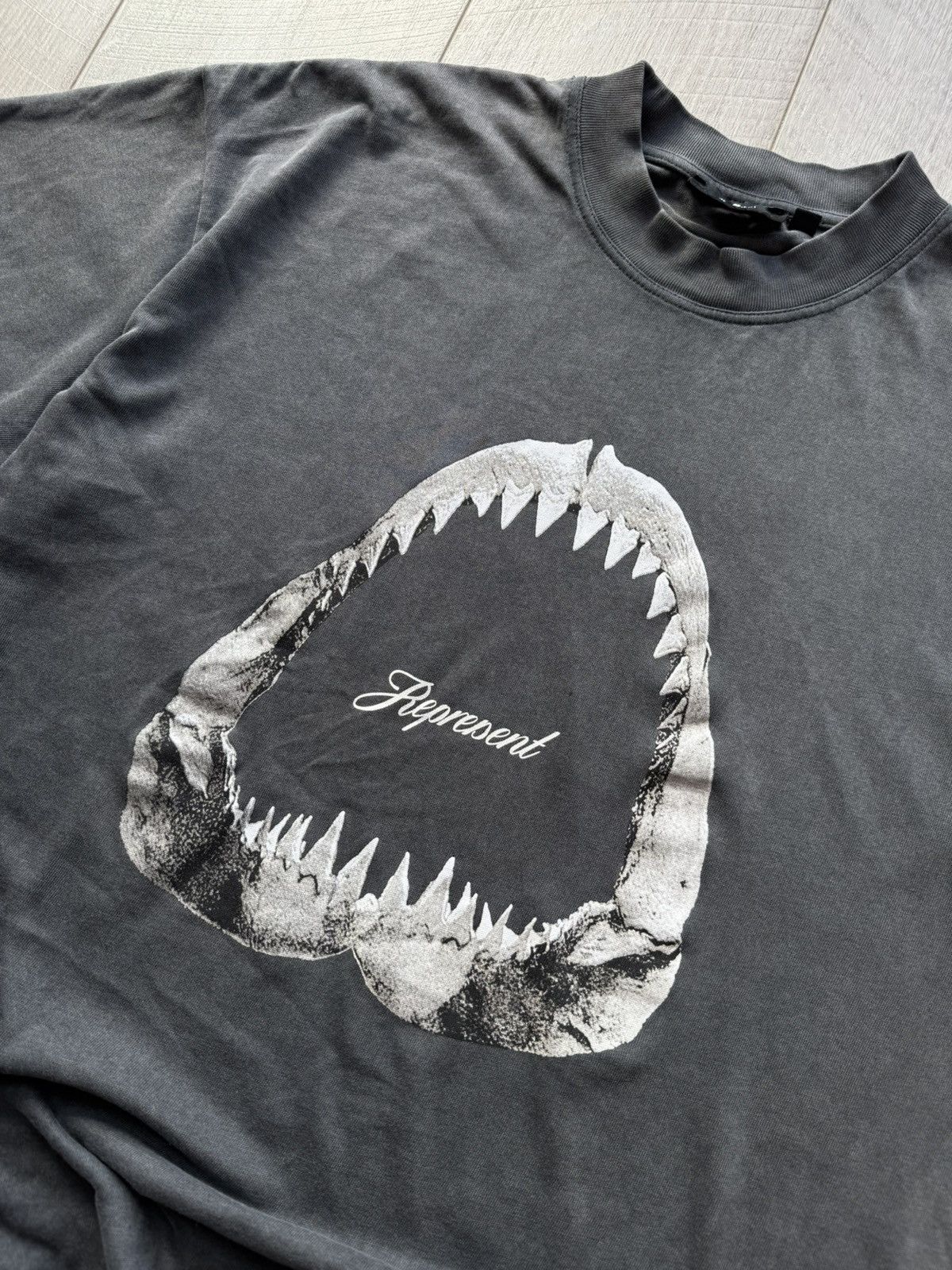 Represent Clo. Represent Shark Jaw T-Shirt Size US L / EU 52-54 / 3 - 3 Thumbnail