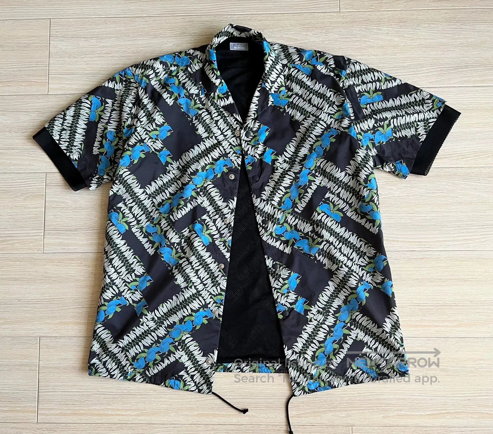 Kolor stylish hawaiian shirt with waterproof design. Size US M / EU 48-50 / 2 - 2 Thumbnail