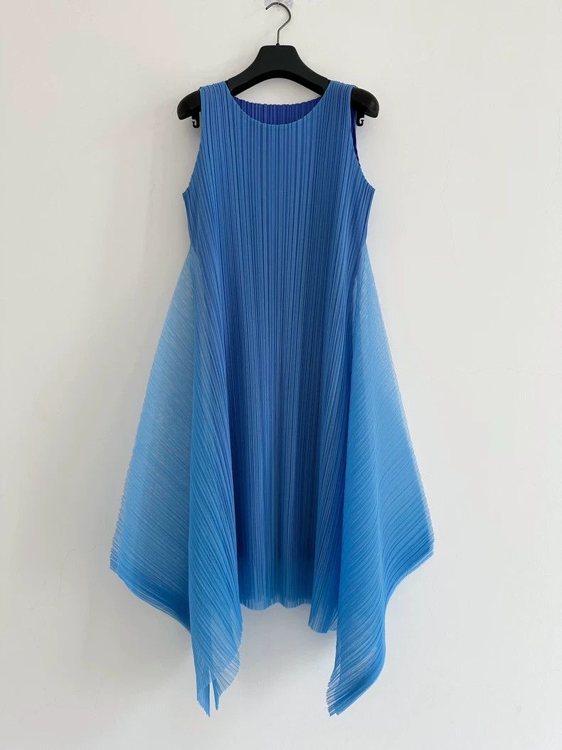 Issey Miyake Issey Miyake Blue pleated dress Size M / US 6-8 / IT 42-44 - 1 Thumbnail