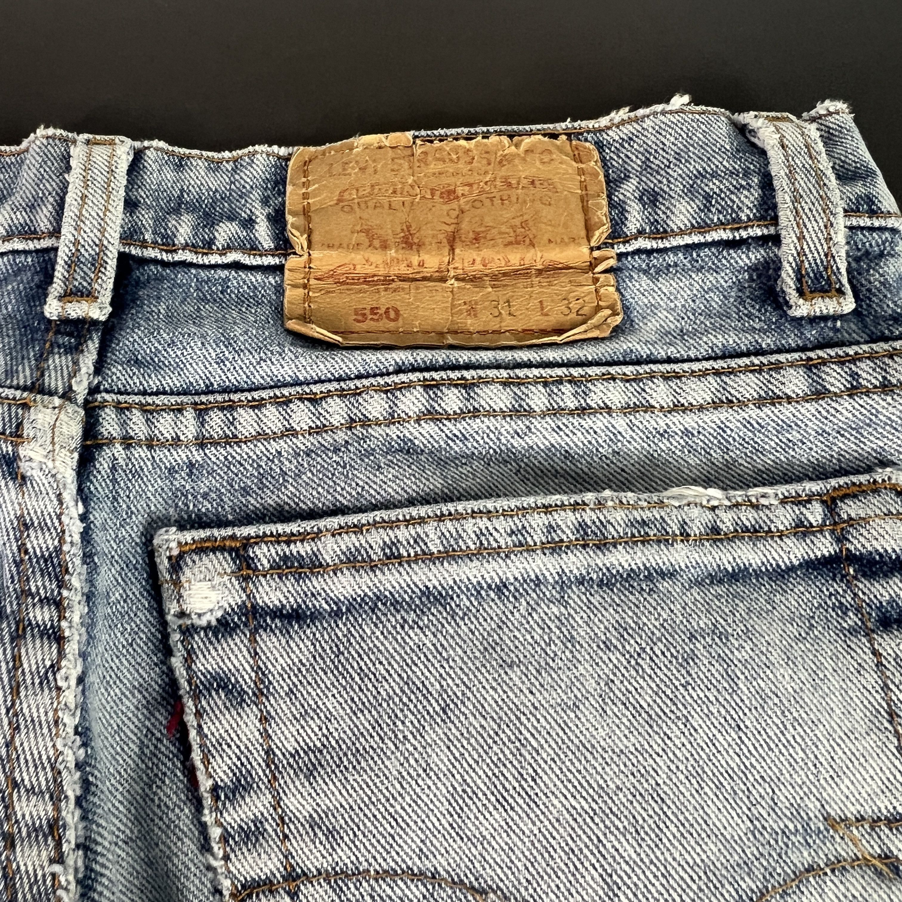 Levi's VTG 90s Levi's Jean 550 Relaxed Tapered Blue Thrashed Denim Size US 31 - 14 Thumbnail