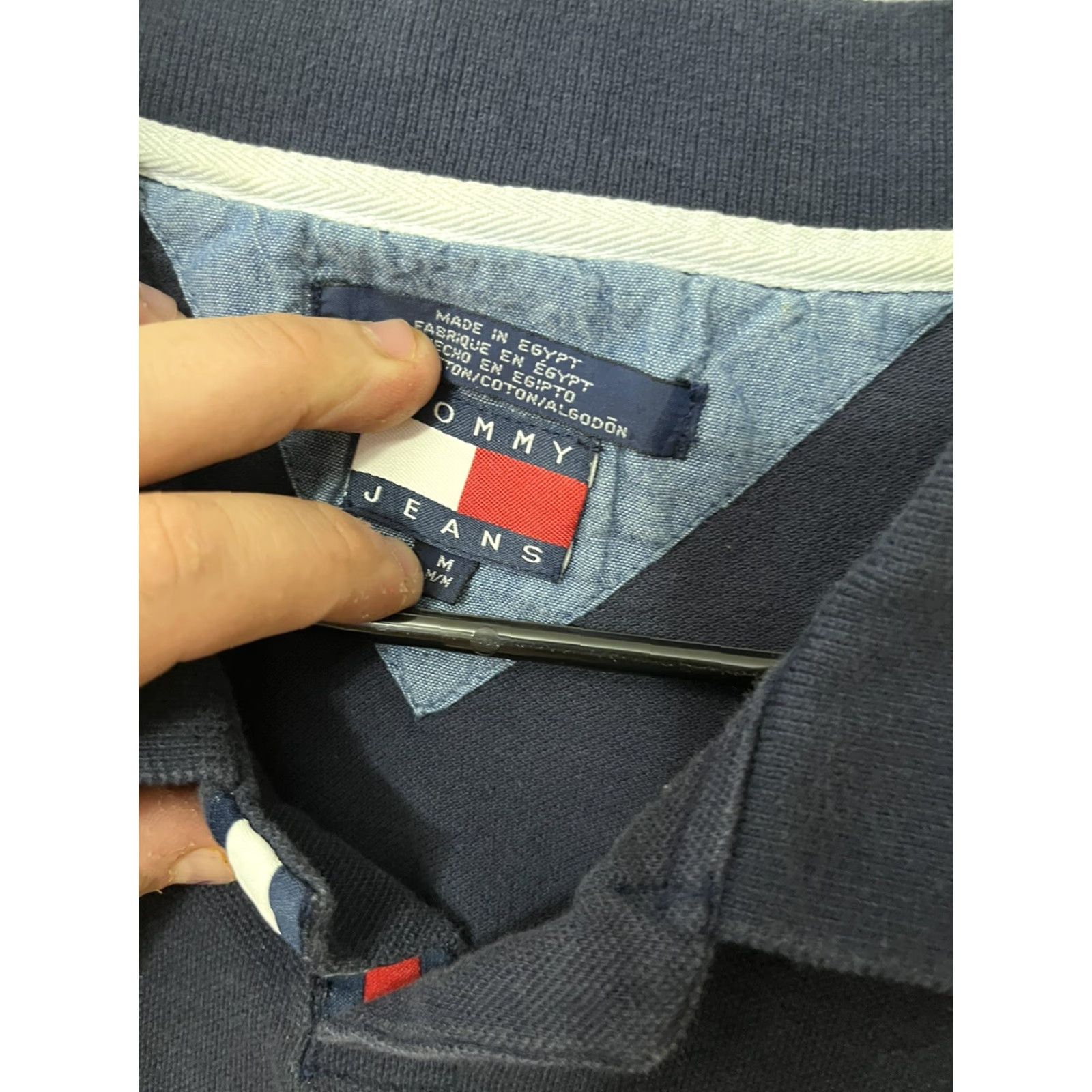Vintage VINTAGE Tommy Jeans Hilfiger Men’s Size M Solid collared Navy Blue Shirt 90s Logo Modern Classic Mens Size US 31 - 3 Thumbnail