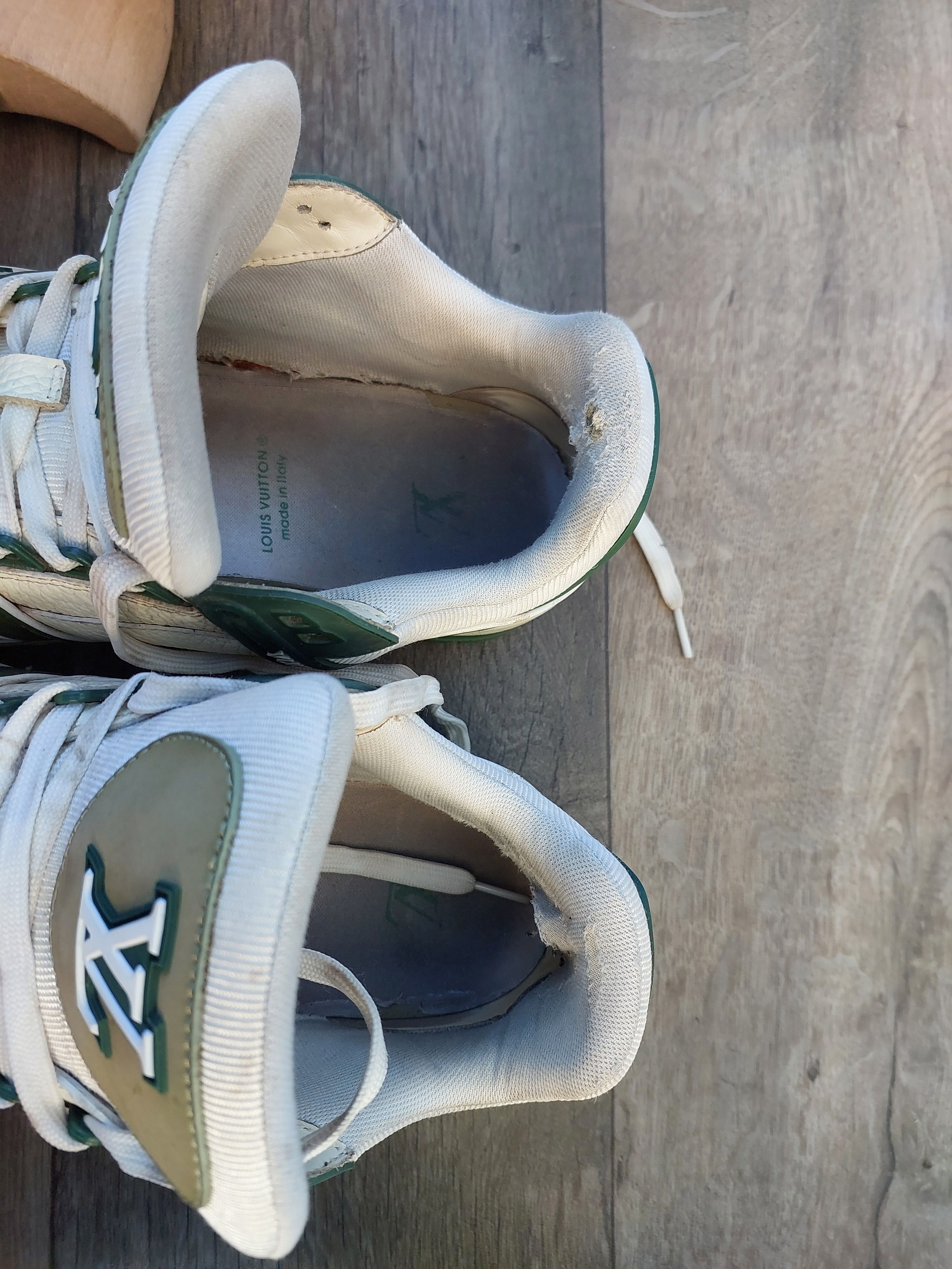 Louis Vuitton Louis Vuitton Green and White Trainer Sneaker -2508 Size US 10 / EU 43 - 22 Thumbnail
