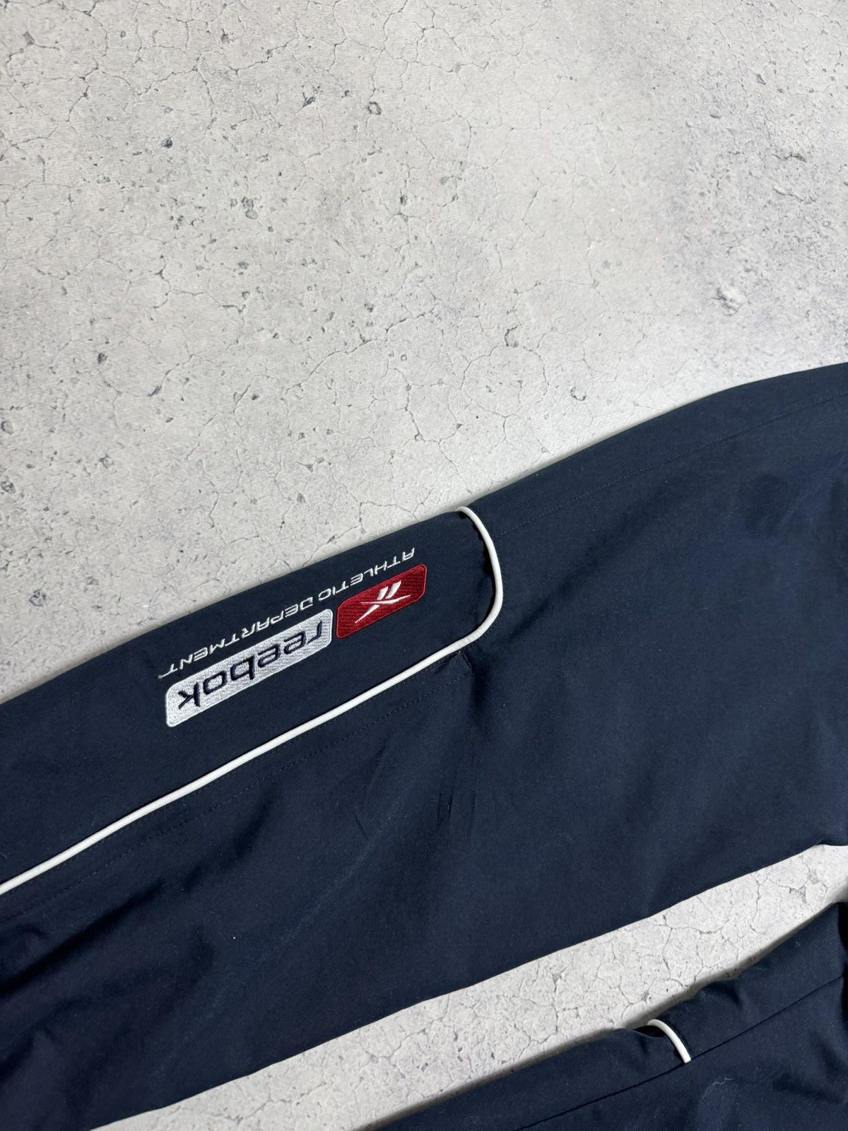 Reebok Reebok Vintage Navy Nylon Track Suit Jacket & Pants Size M Size US M / EU 48-50 / 2 - 15 Thumbnail
