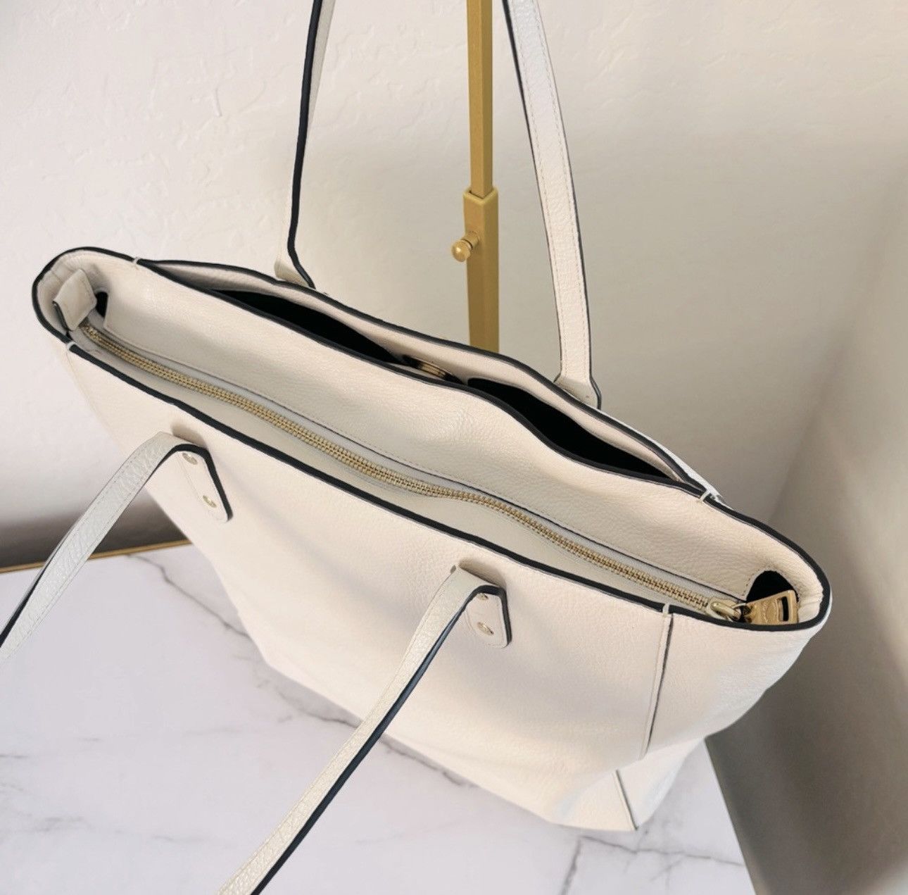 Tory Burch Coach Pebble Leather Town Tote in White Size ONE SIZE - 3 Thumbnail