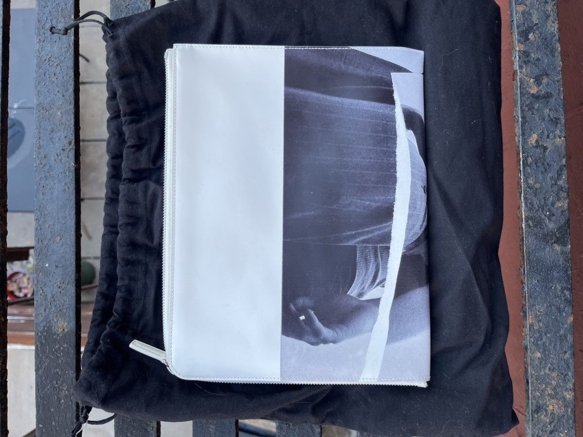 Jil Sander × Raf Simons Archive Graphic Print Zip Pouch in White Smooth Leather Size ONE SIZE - 11 Thumbnail