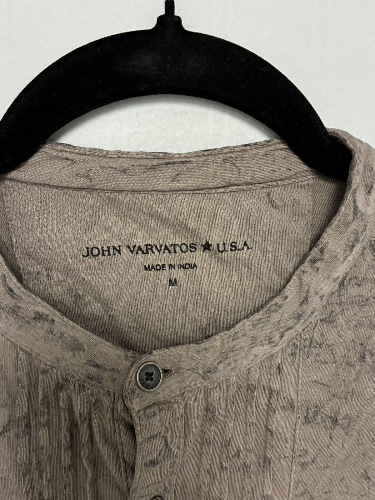 John Varvatos Crinkled Pleated Shirt medium. Size US M / EU 48-50 / 2 - 4 Thumbnail