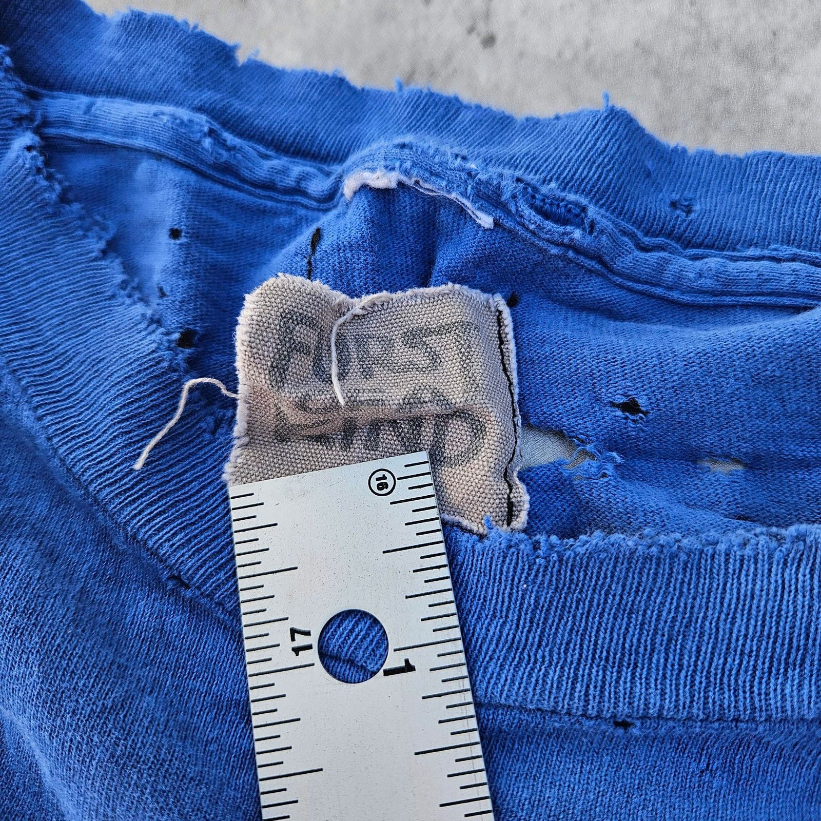 NFL Vintage Detroit Lions Shirt Size Large Highly Distressed Size US L / EU 52-54 / 3 - 3 Thumbnail