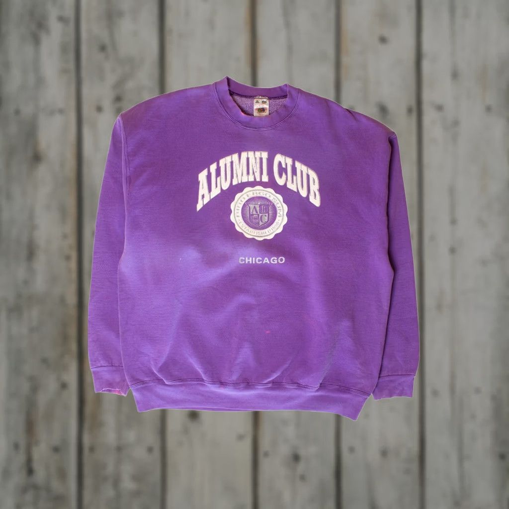 Fruit Of The Loom VINTAGE Faded Chicago Alumni Club Sweatshirt 1990s Sweatshirt Adult X-Large Purple Chicago Alumni Club Mens Girls Womens Size US XL / EU 56 / 4 - 1 Thumbnail