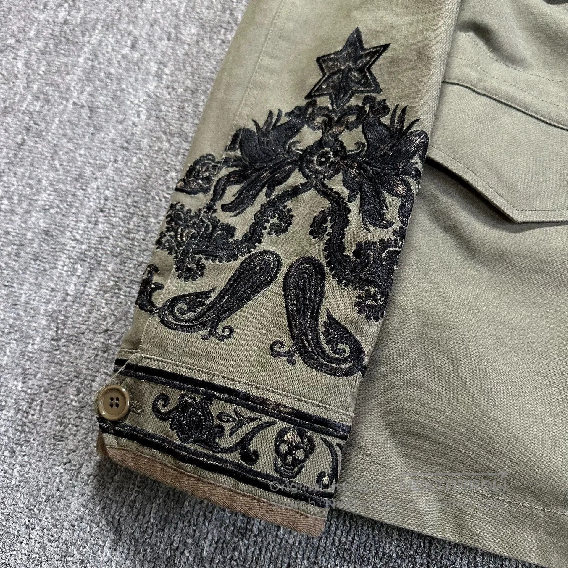 Alexander McQueen olive green embroidered military jacket. Size US L / EU 52-54 / 3 - 4 Thumbnail