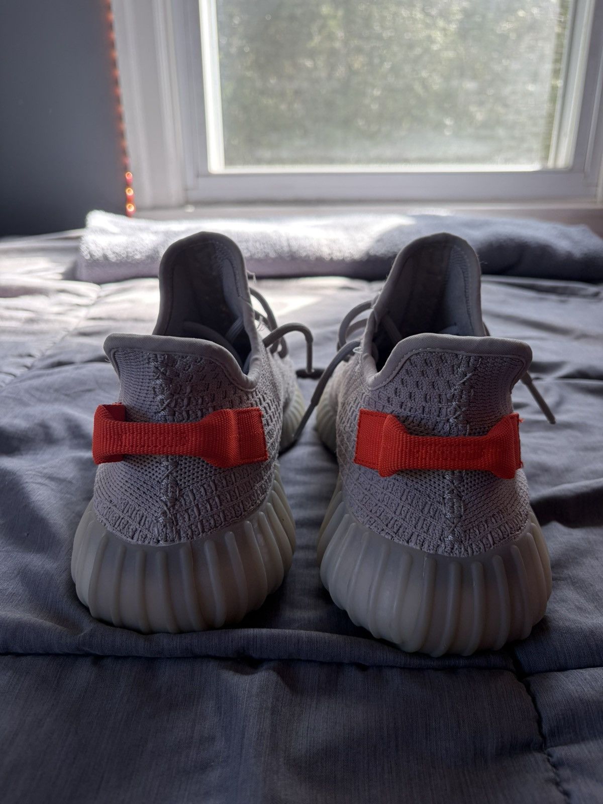 Yeezy Yeezy 350 “Taillight” Size US 10 / EU 43 - 4 Thumbnail