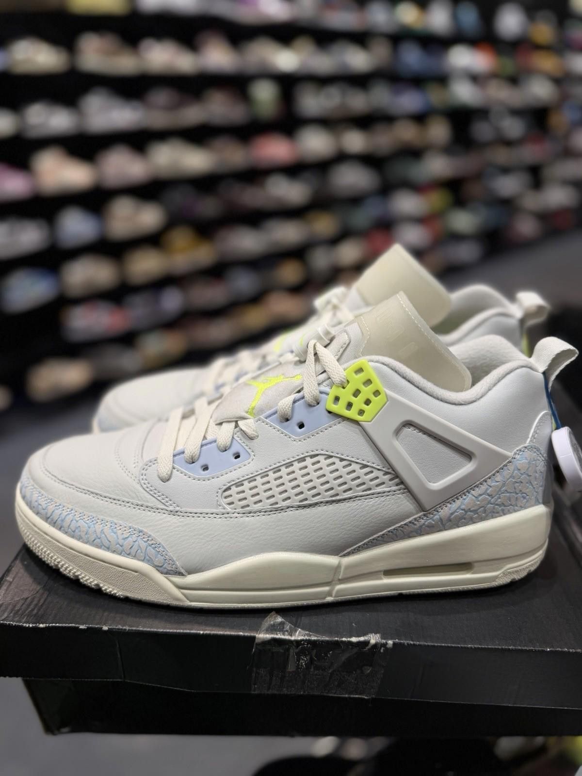 Jordan Brand Jordan Spizike Low Photon Dust Volt Sail Size 13 Authentic Size US 13 / EU 46 - 4 Thumbnail