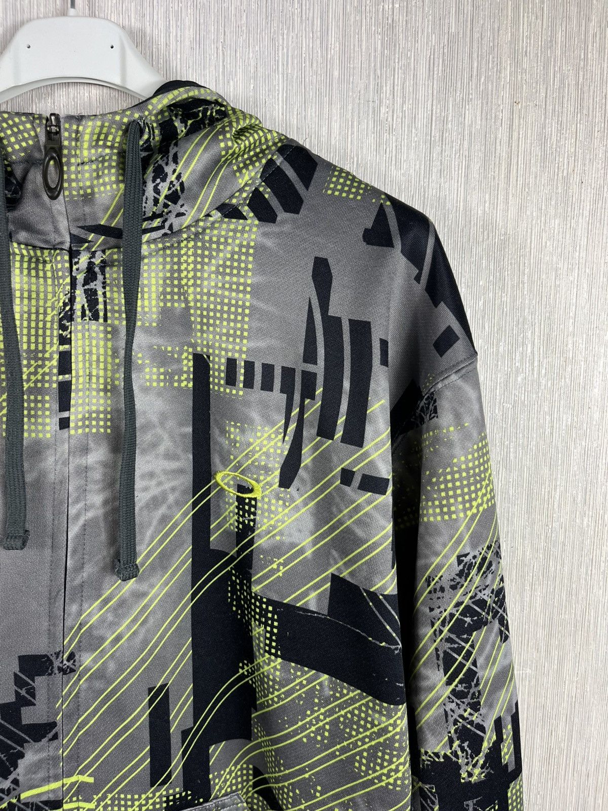 Oakley × Vintage Vintage Oakley y2k cyber patterned zip hoodie outdoor retro Size US L / EU 52-54 / 3 - 4 Thumbnail