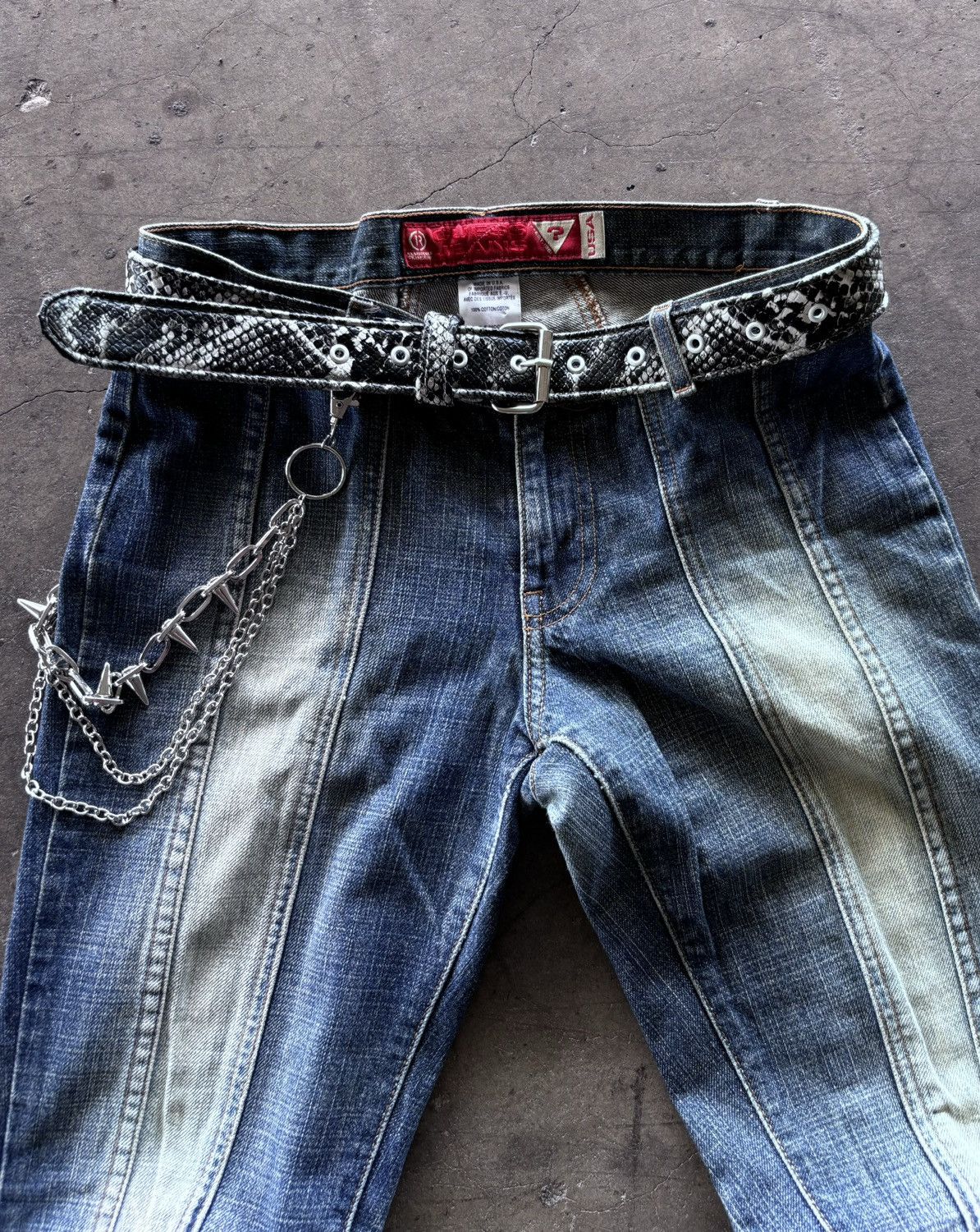 If Six Was Nine × Japanese Brand × Le Grande Bleu (L.G.B.) Guess Mudwash Flared Denim Jeans Size US 27 - 3 Thumbnail