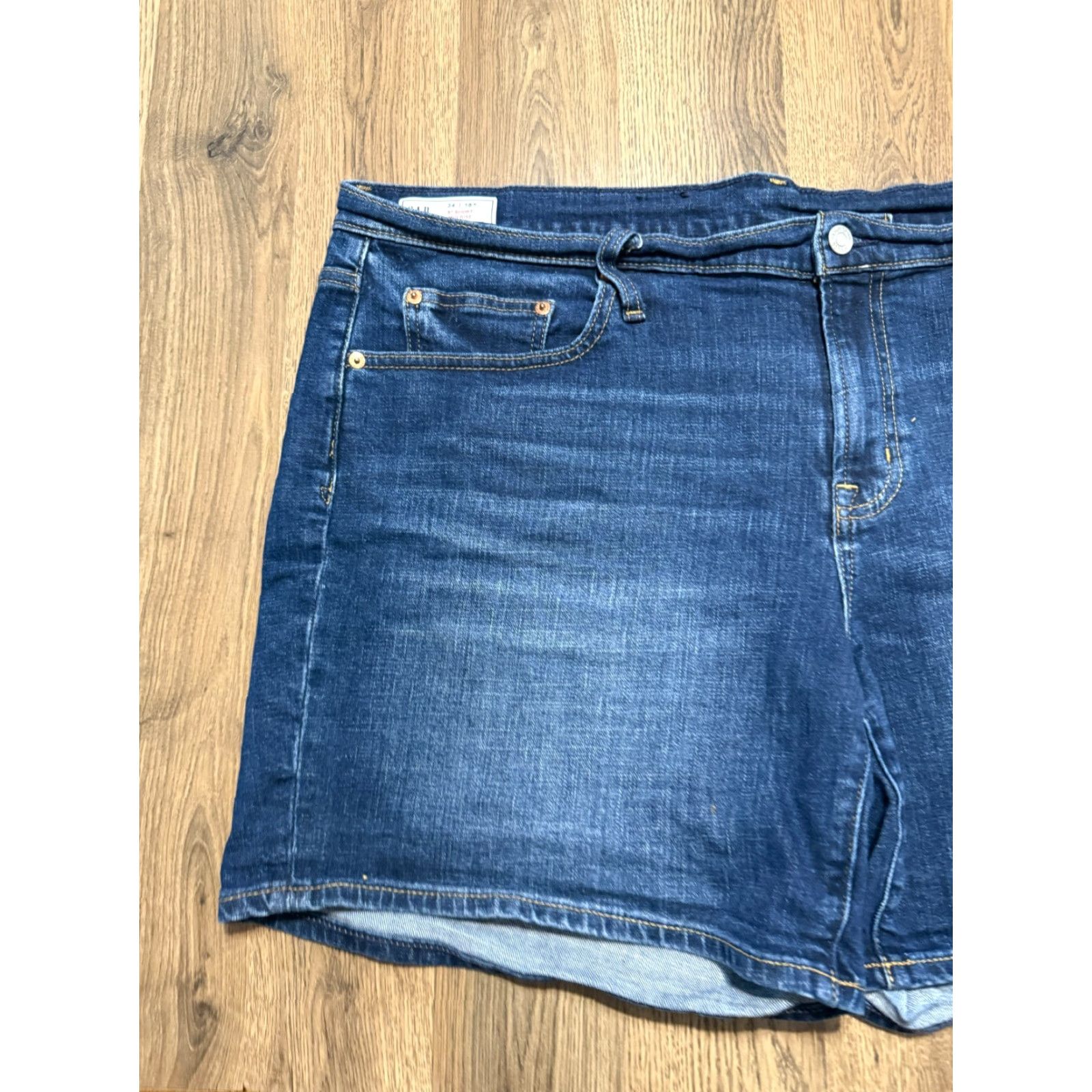 Gap GAP Jeans Shorts Women's 18R Blue Denim Casual 5" Short Mid Rise Bermuda 5-Pocket Design Womens Size 40" / US 18 - 3 Thumbnail