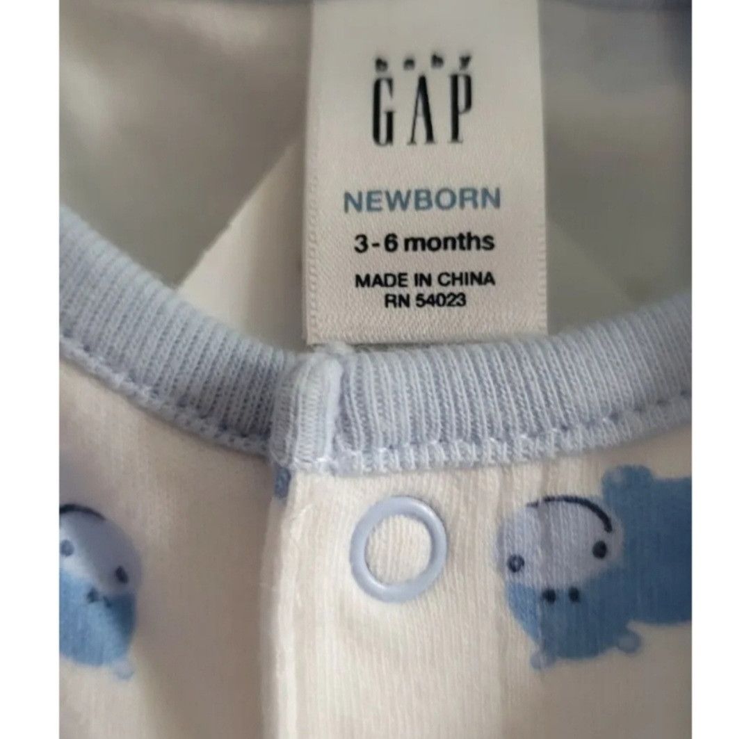 Gap NWT Baby GAP Blue Hippo One Piece Hat Bib Set 3-6 Months Size US XXS / EU 40 - 3 Thumbnail