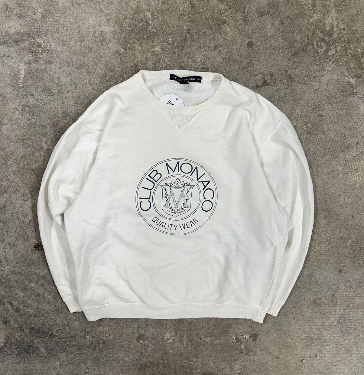 Club Monaco Vintage 90s Club Monaco Heritage Crest Logo Sweatshirt Size US S / EU 44-46 / 1 - 1 Thumbnail