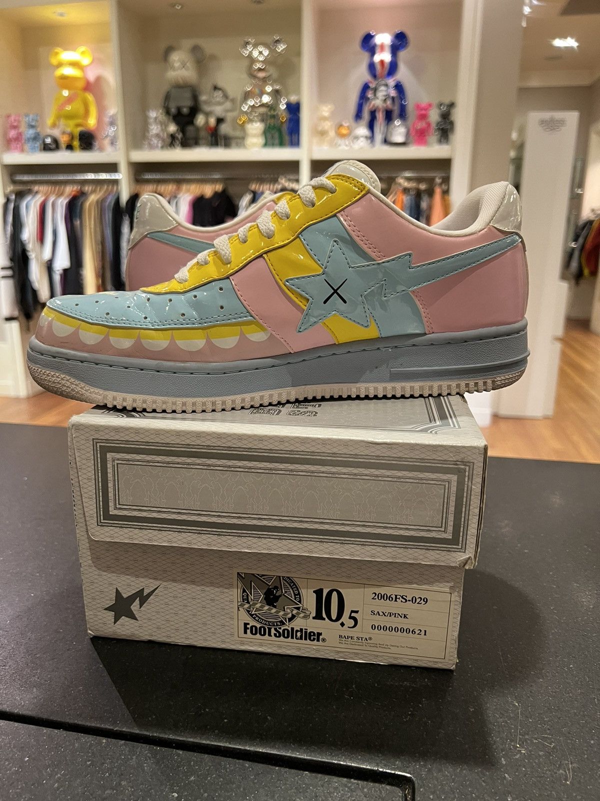 Bape × Kaws OG bape x kaws bapesta Chomper cotton candy Size US 10.5 / EU 43-44 - 5 Thumbnail