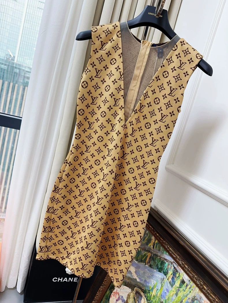 Louis Vuitton LOUIS VUITTON Khaki dress skirt full logo deep V sleeveless Size XS / US 0-2 / IT 36-38 - 1 Thumbnail