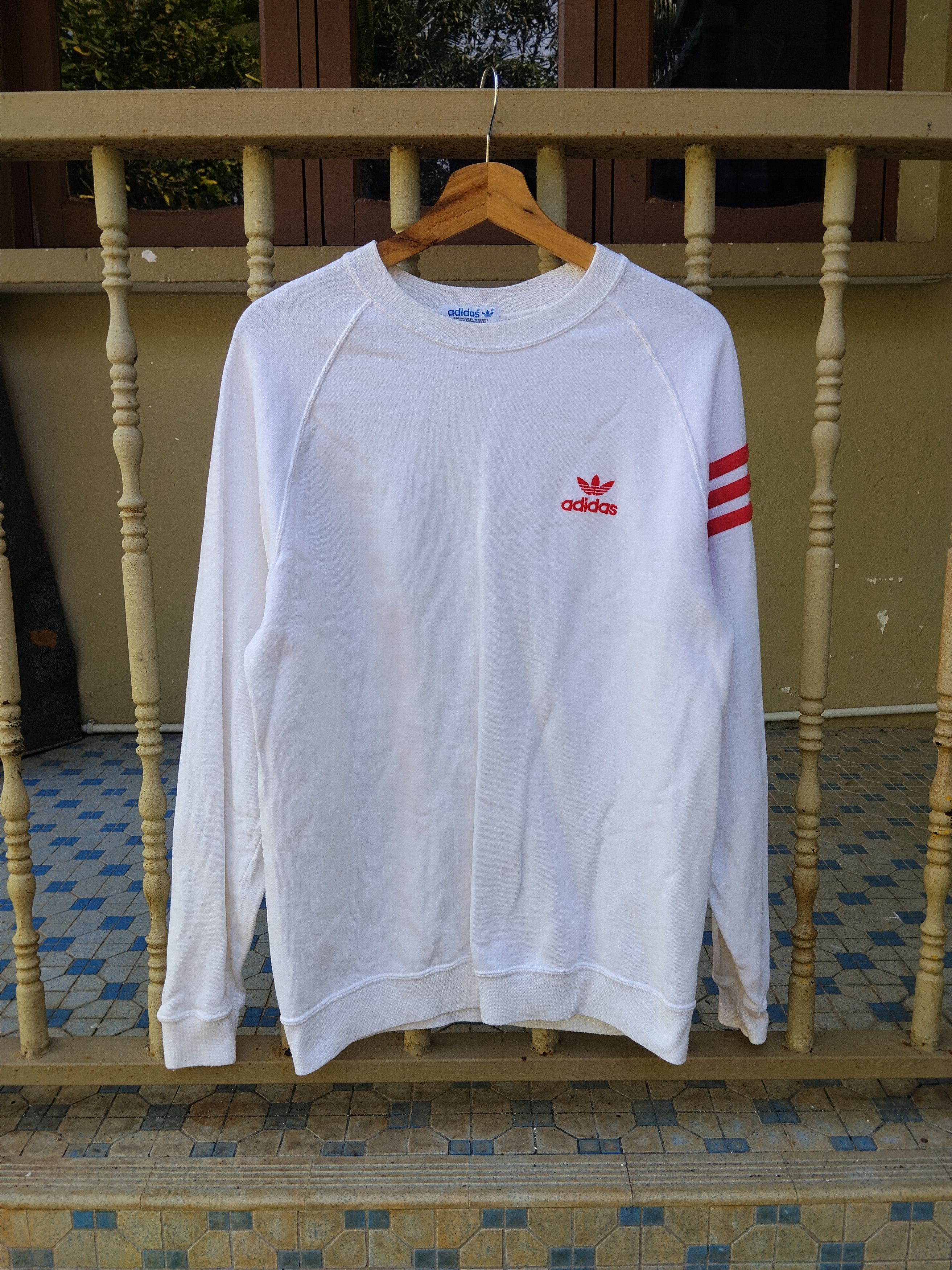 Adidas Vintage 80's Adidas Trefoil Sweatshirts Size US L / EU 52-54 / 3 - 1 Thumbnail