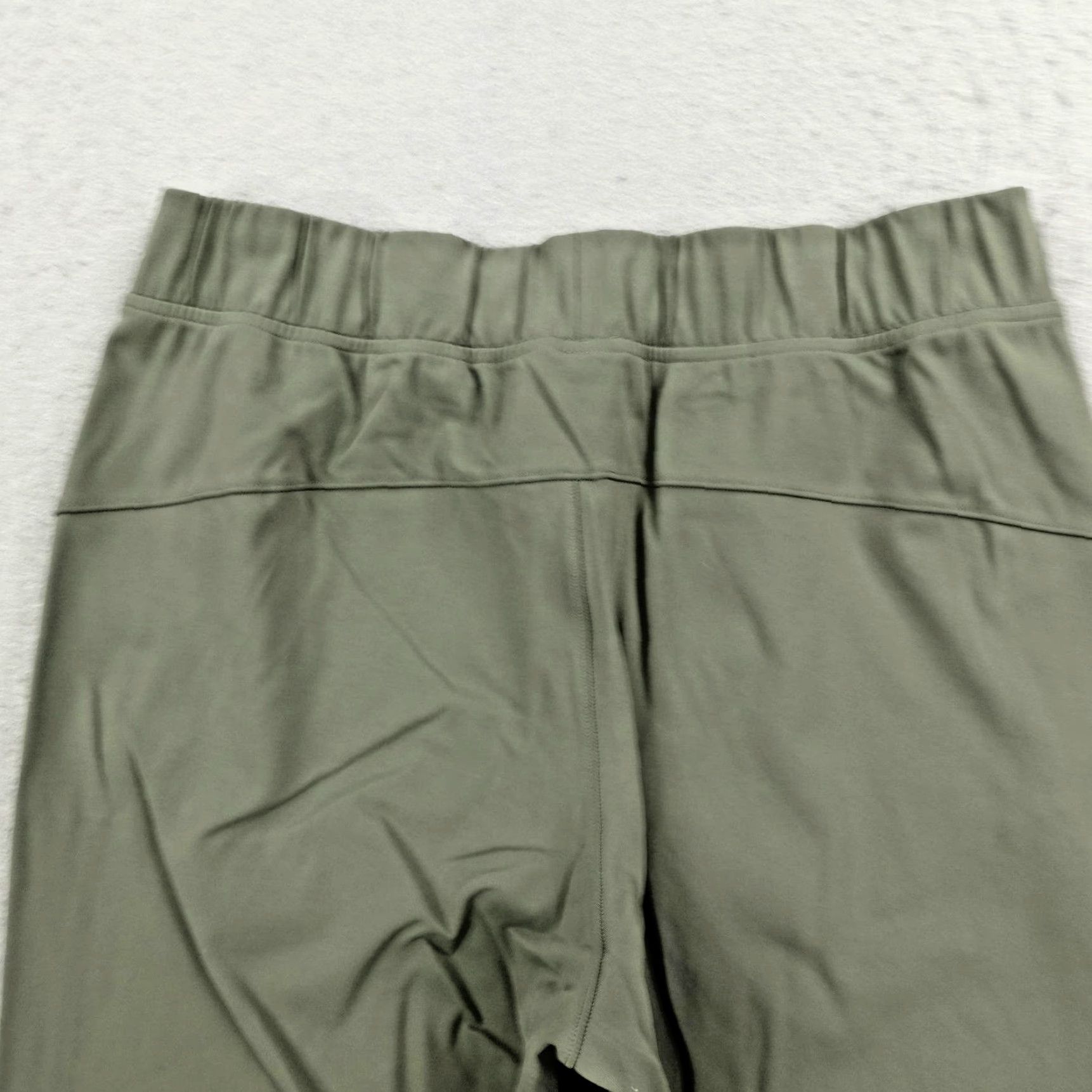 Lululemon Lululemon Pants Womens 6 Green Luxtreme Slim Fit Pull On Mid Rise Cropped Yoga Size 28" / US 6 / IT 42 - 6 Thumbnail