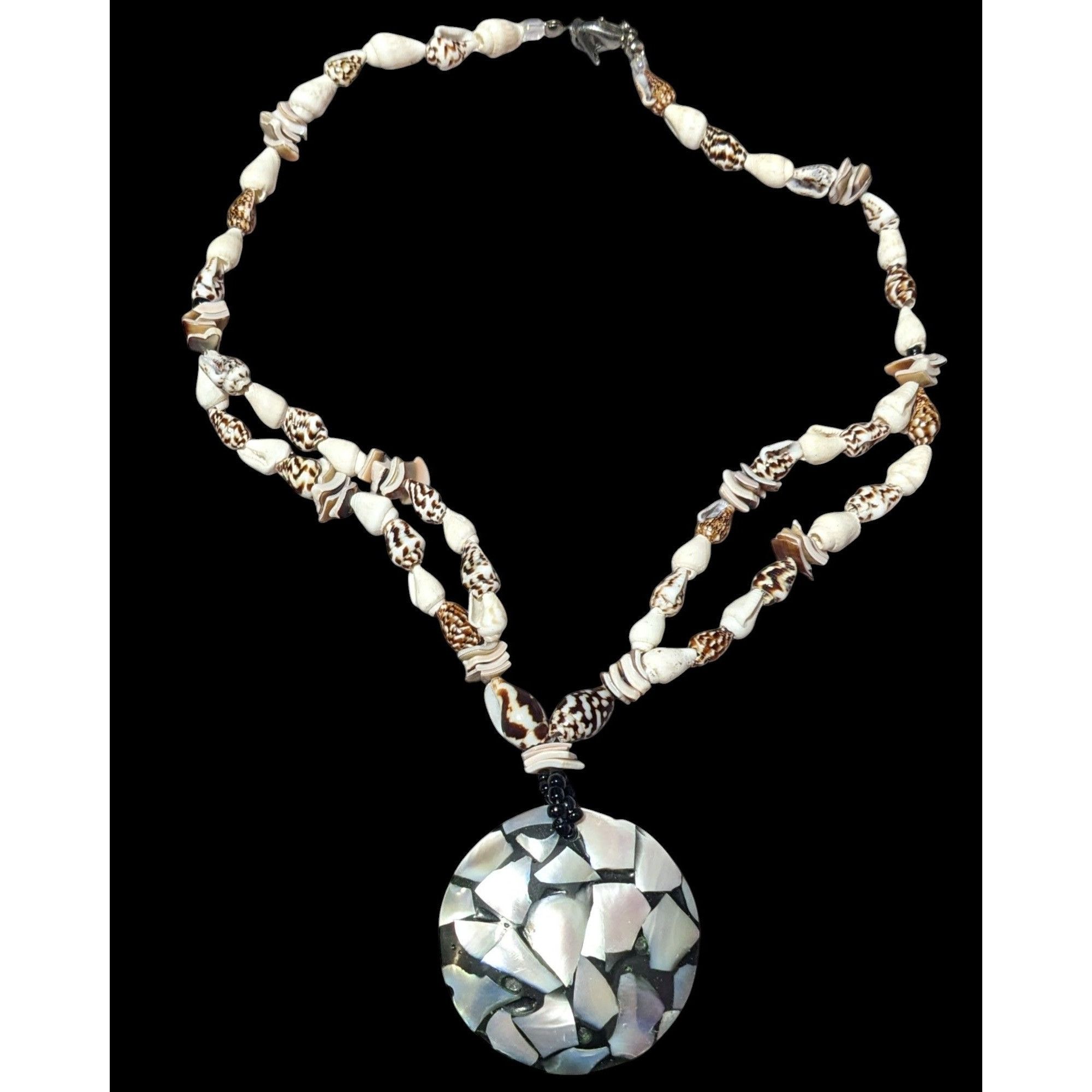 Other Vintage Shell Inlay Pendant Seashell Beaded Necklace Size ONE SIZE - 1 Thumbnail