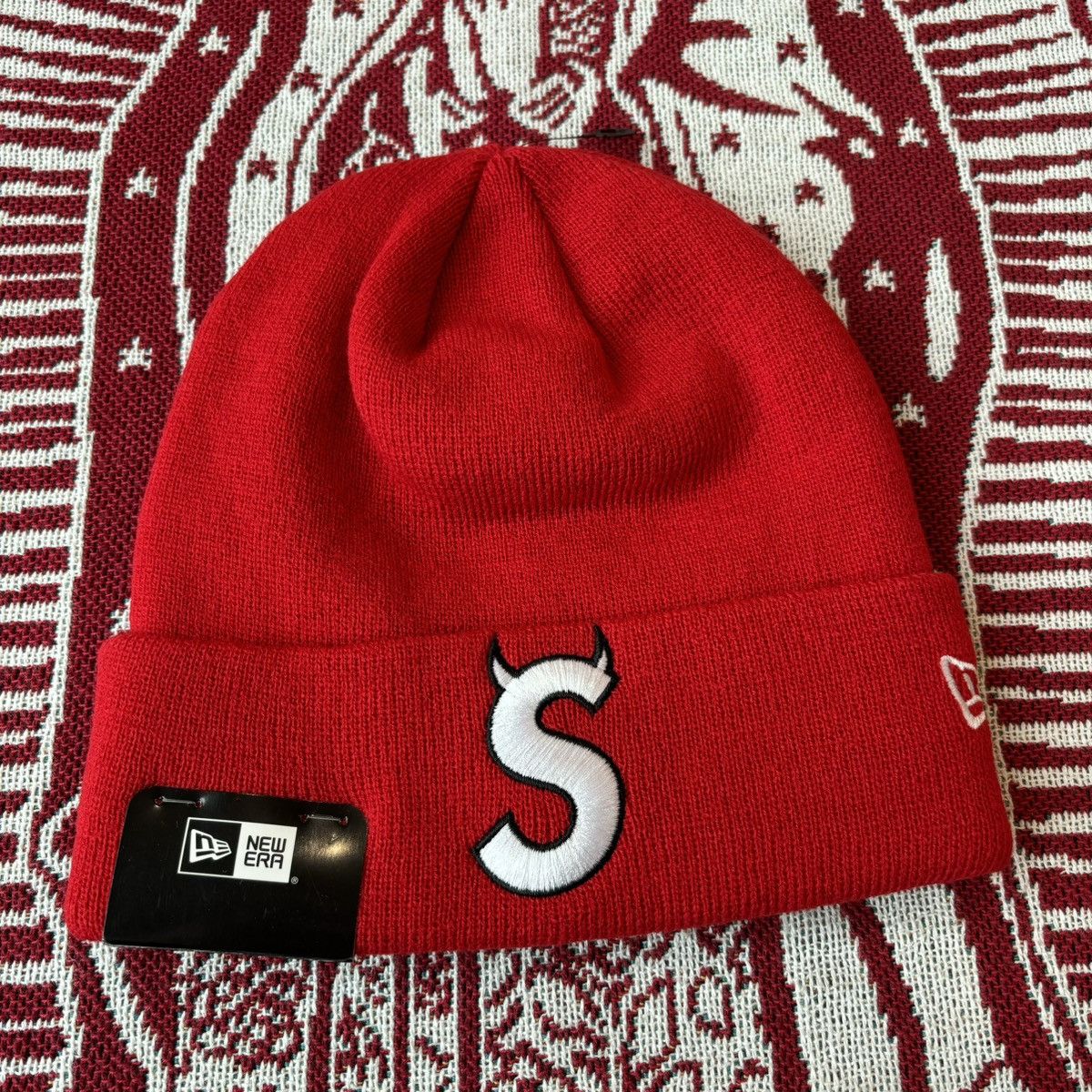 Supreme small logo beanie clearance