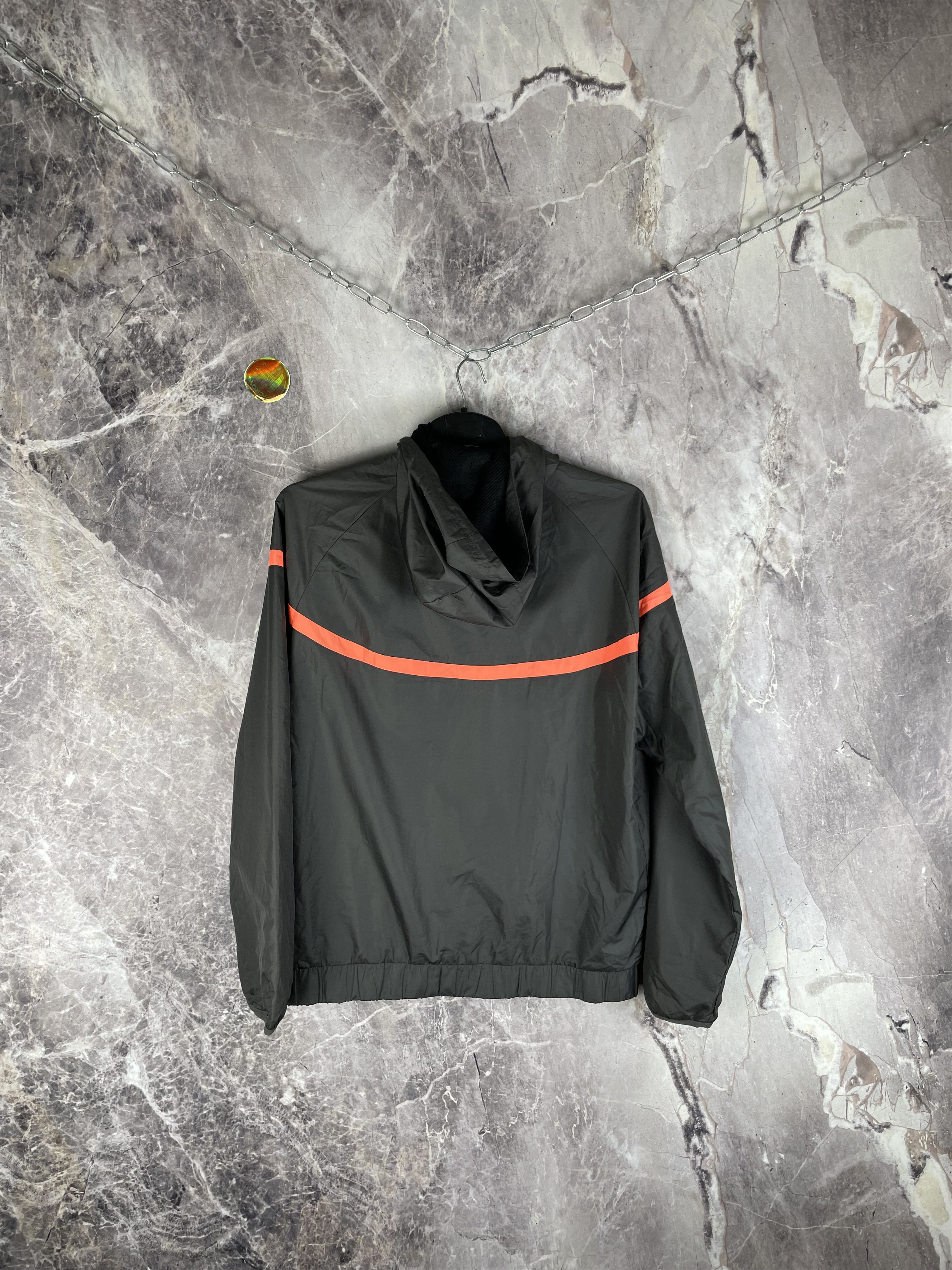 Nike Nike nylon track jacket Size US L / EU 52-54 / 3 - 8 Thumbnail