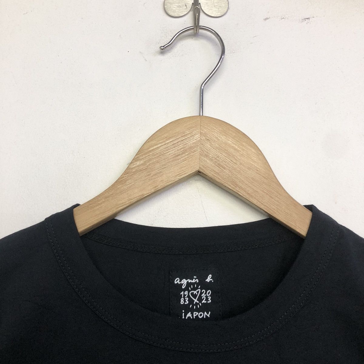 agnes b. AGNES B. PARIS ARTIST SPECIAL 40ANS SS23 SERIES TSHIRT Size US S / EU 44-46 / 1 - 10 Thumbnail