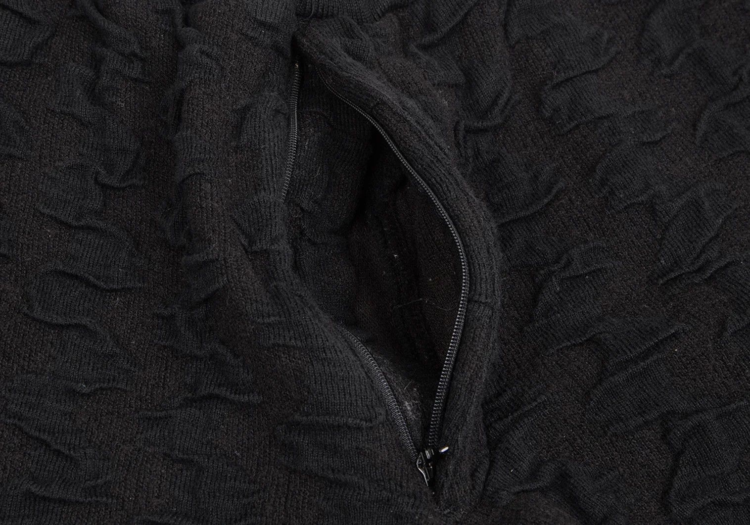 Issey Miyake Cotton-Wool Ripple Easy Pants in Dark Brown/Black, Size S Size US 36 / EU 52 - 4 Thumbnail