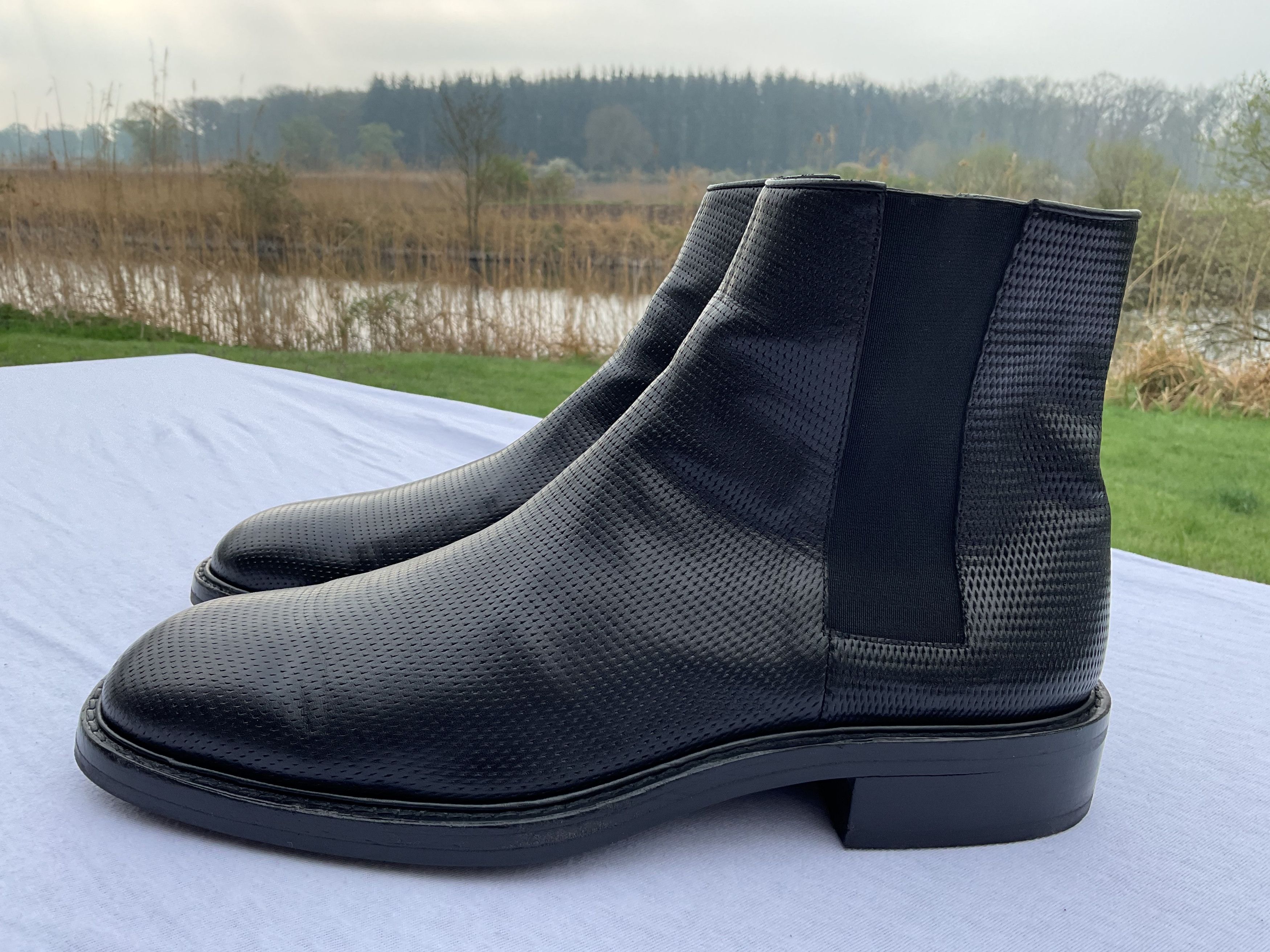 Dior DIOR HEDI SILMANE BACK ZIP CHUKKA BOOTS SIZE 41 | Grailed