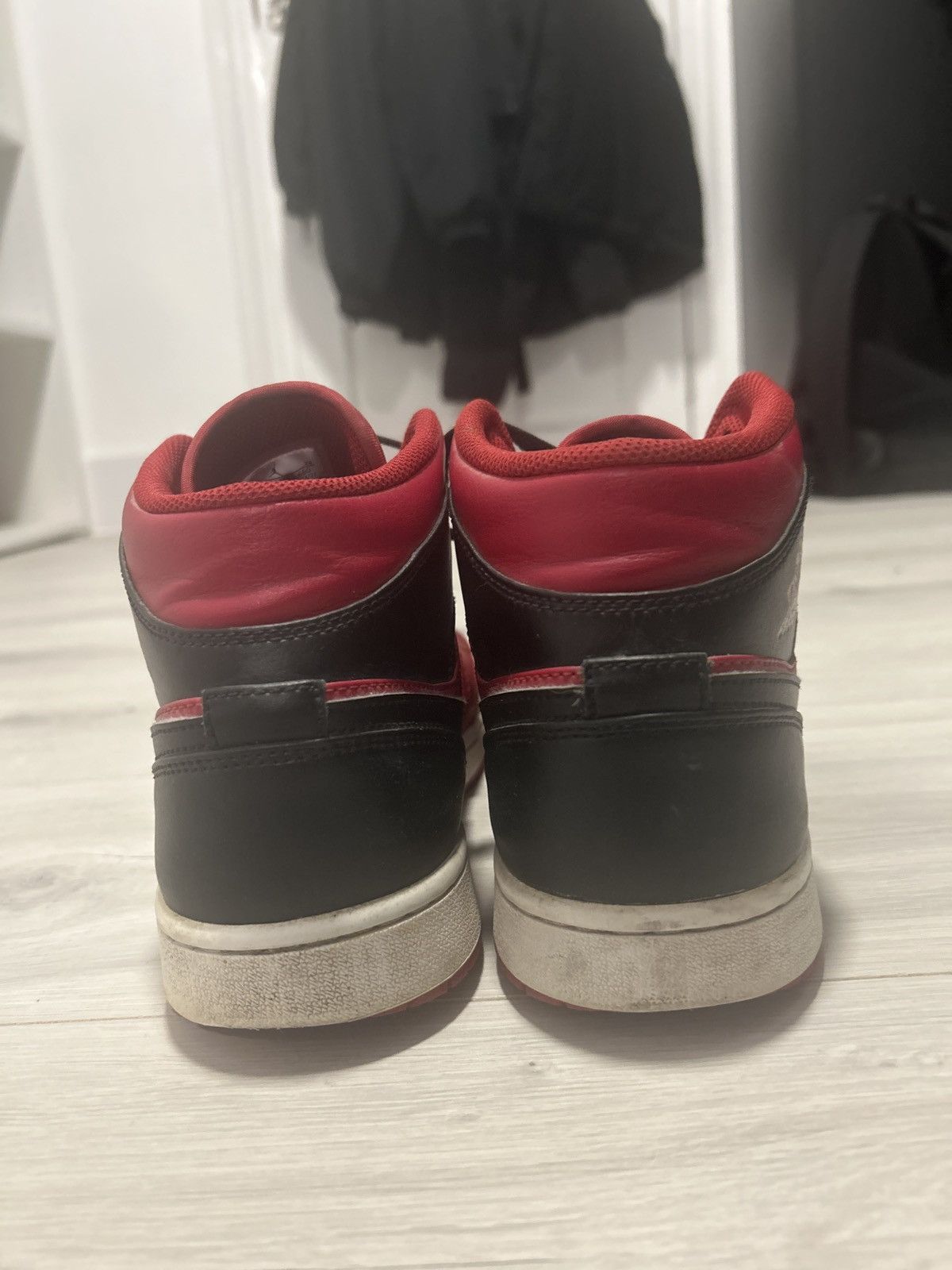 Nike Air Jordan sneakers red and black. Size US 10 / EU 43 - 2 Thumbnail