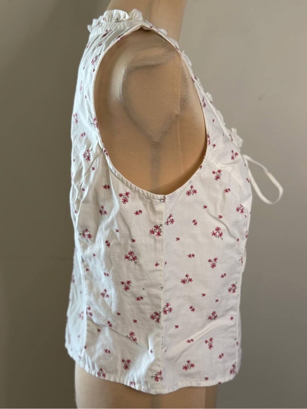 Other Levi’s sleeveless floral western crop top ruffles SZ M Size M / US 6-8 / IT 42-44 - 2 Thumbnail