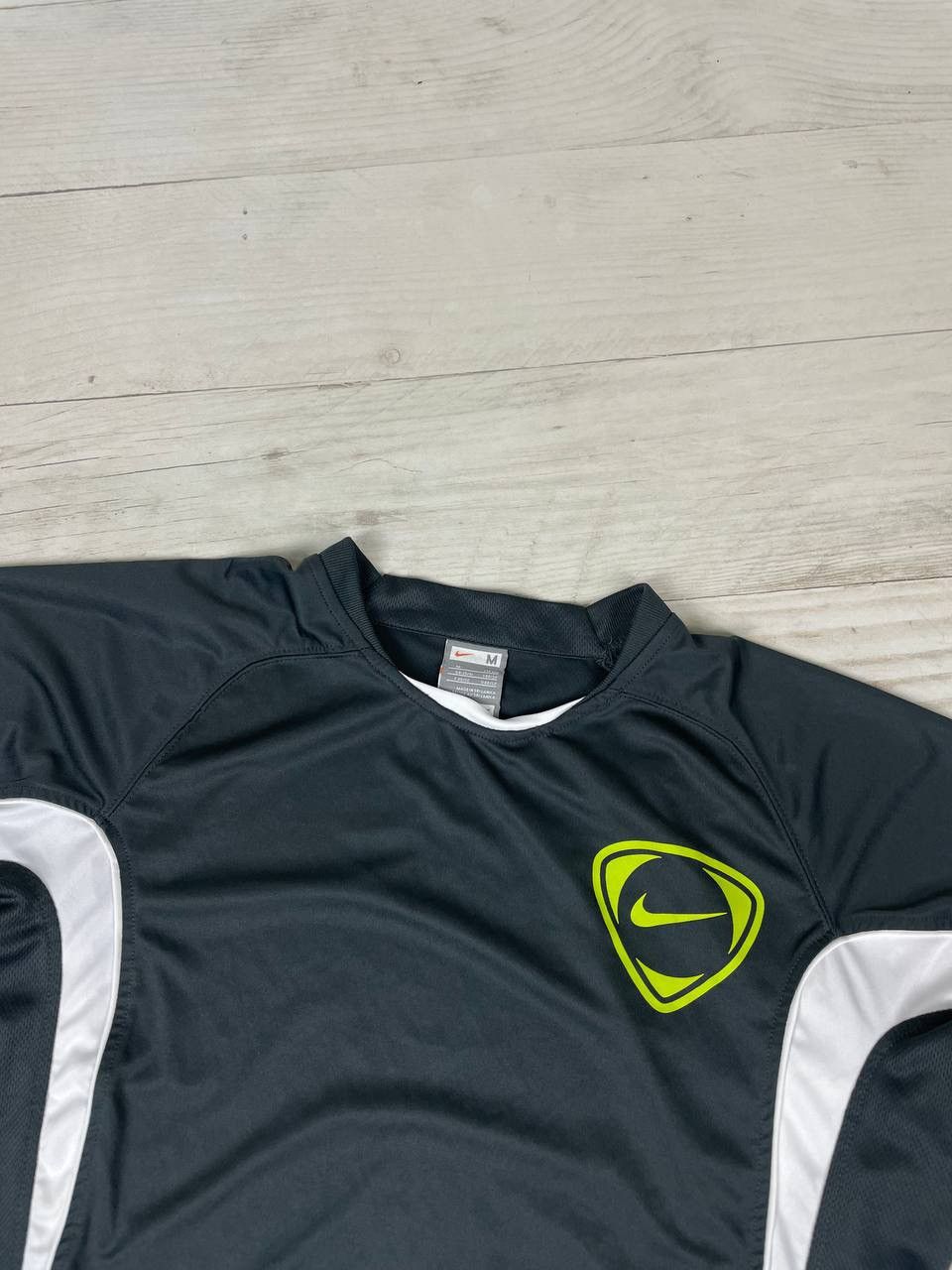 Nike Vintage Nike Tiempo Swoosh 00s Training T Shirt Y2K Size US M / EU 48-50 / 2 - 2 Thumbnail