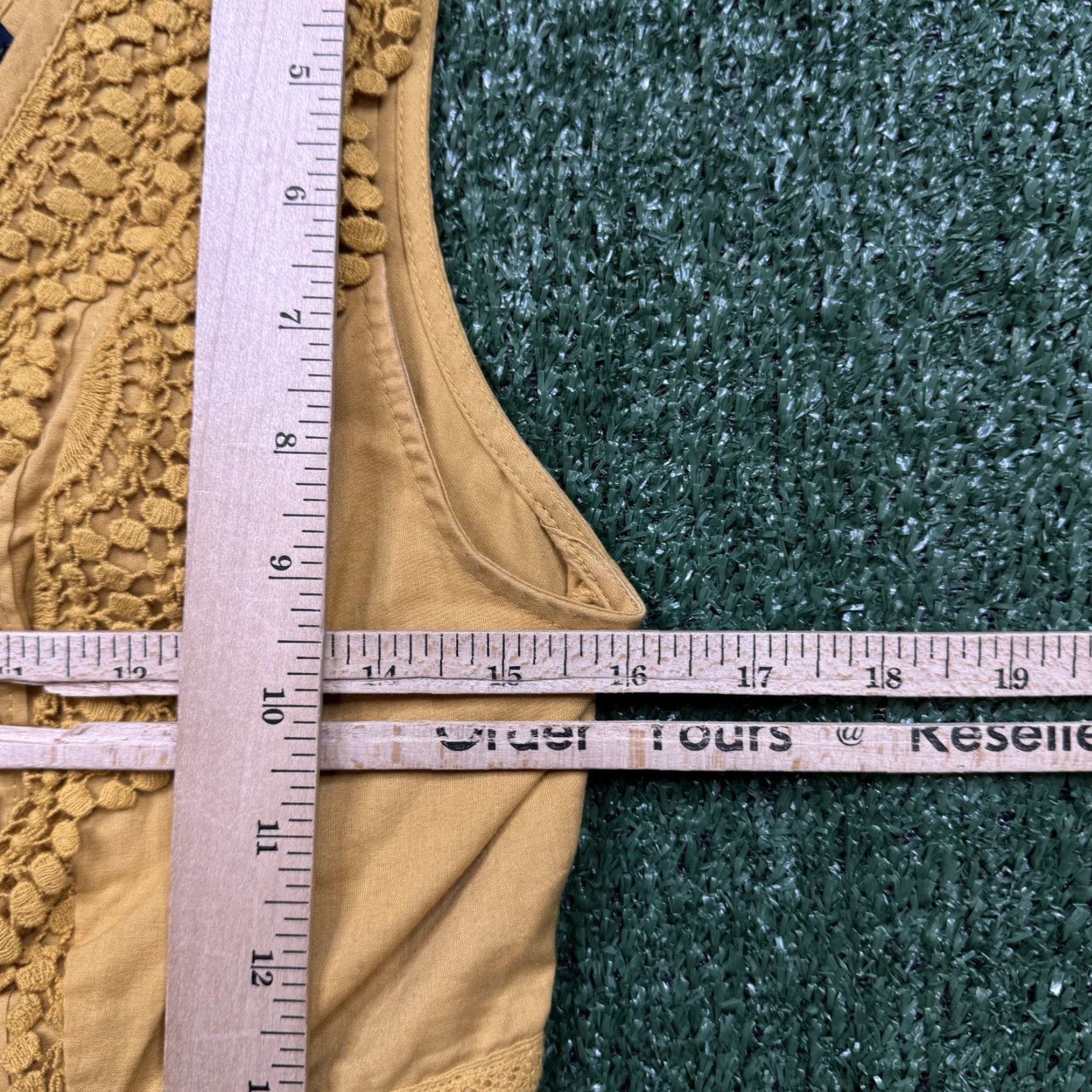 Abercrombie & Fitch VINTAGE Abercrombie & Fitch Blouse Shirt Womens S Yellow Sleeveless Top Knit Crew Neck Cropped Solid Casual Sleeveless 90s Size S / US 4 / IT 40 - 6 Thumbnail