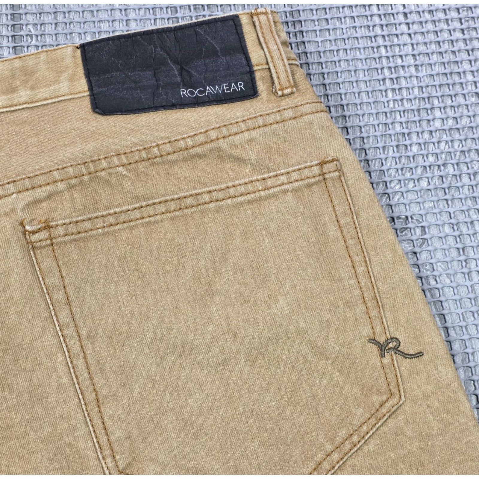 Rocawear VINTAGE Rocawear Jeans Brown Denim Sz 40 Baggy Hip Hop 38x32 Distressed 90s Mens Jeans Size US 40 / EU 56 - 6 Thumbnail