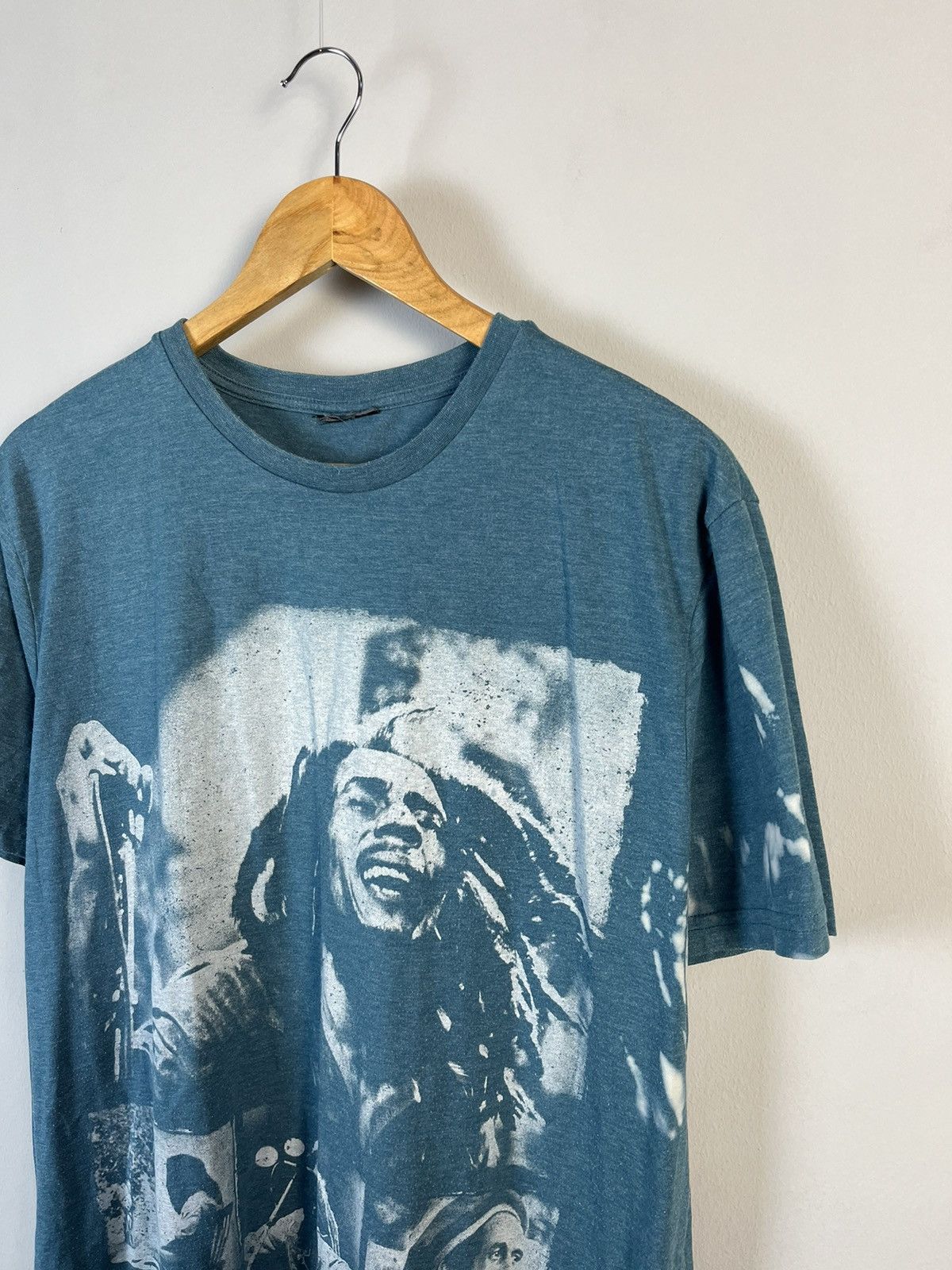Bob Marley × Rap Tees × Vintage Bob Marley Rastaman Overprint Vintage Band Tee Shirt Size US XL / EU 56 / 4 - 3 Thumbnail