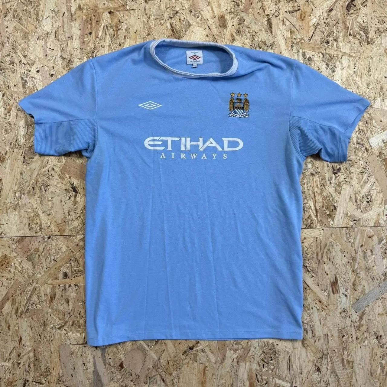 Umbro Manchester City Umbro home shirt, blue, with white trim Size US M / EU 48-50 / 2 - 1 Thumbnail
