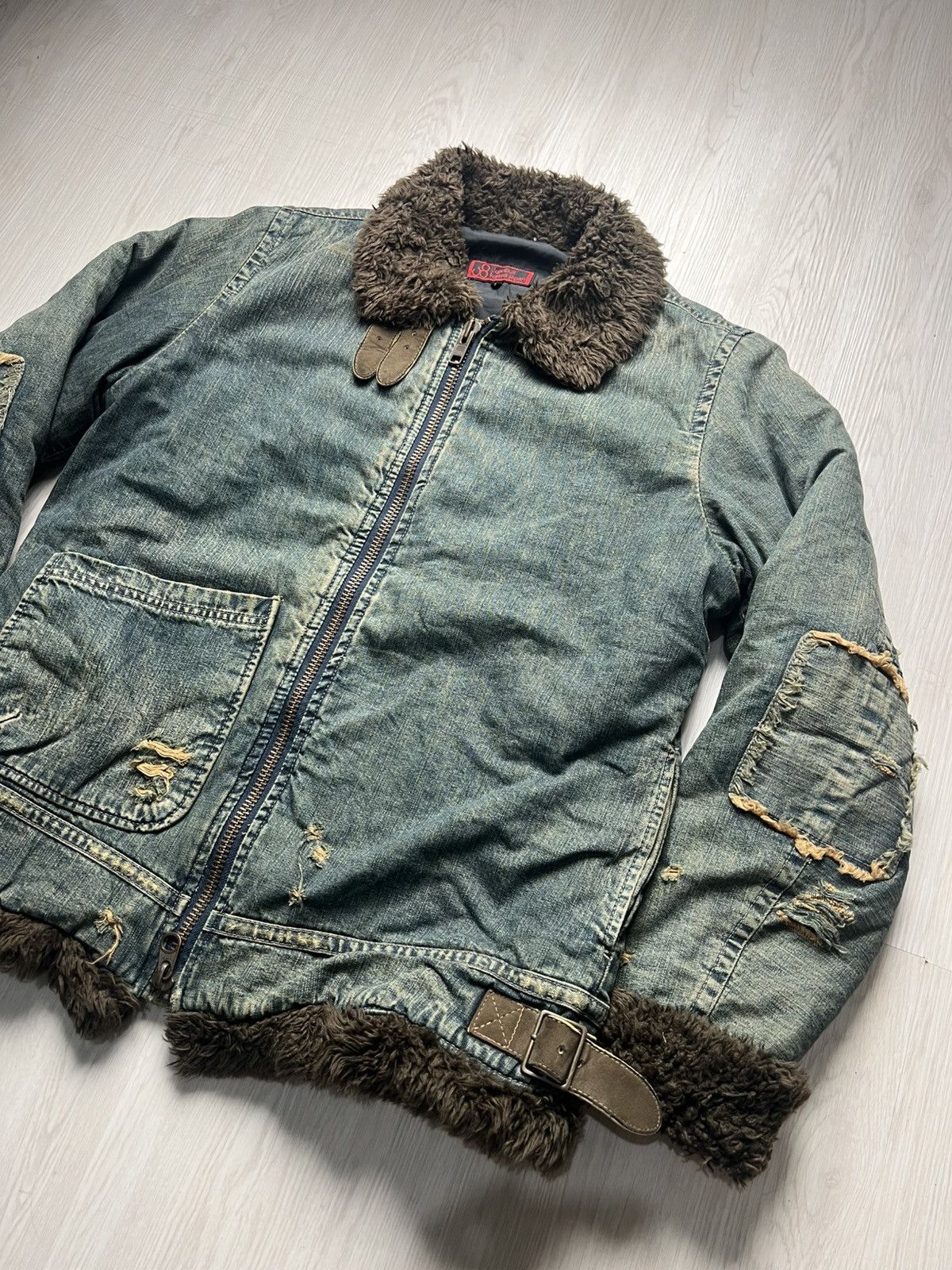 Johnbull Vintage Johnbull B-3 Distressed Denim Jacket Lined Fleece Size US L / EU 52-54 / 3 - 1 Thumbnail
