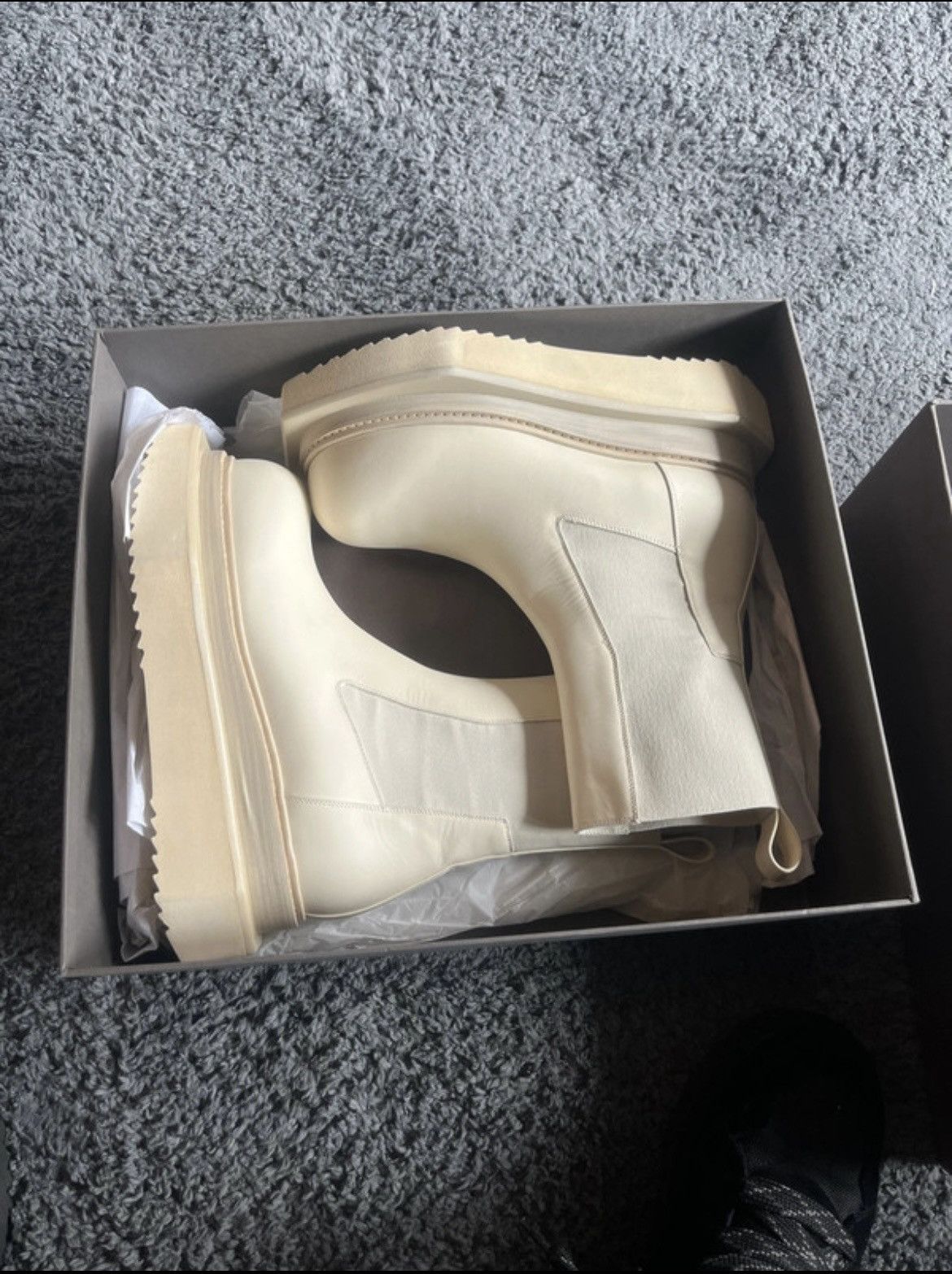 Rick Owens Rick owens milk turbo cyclops chelsea boots Size US 8 / EU 41 - 2 Thumbnail