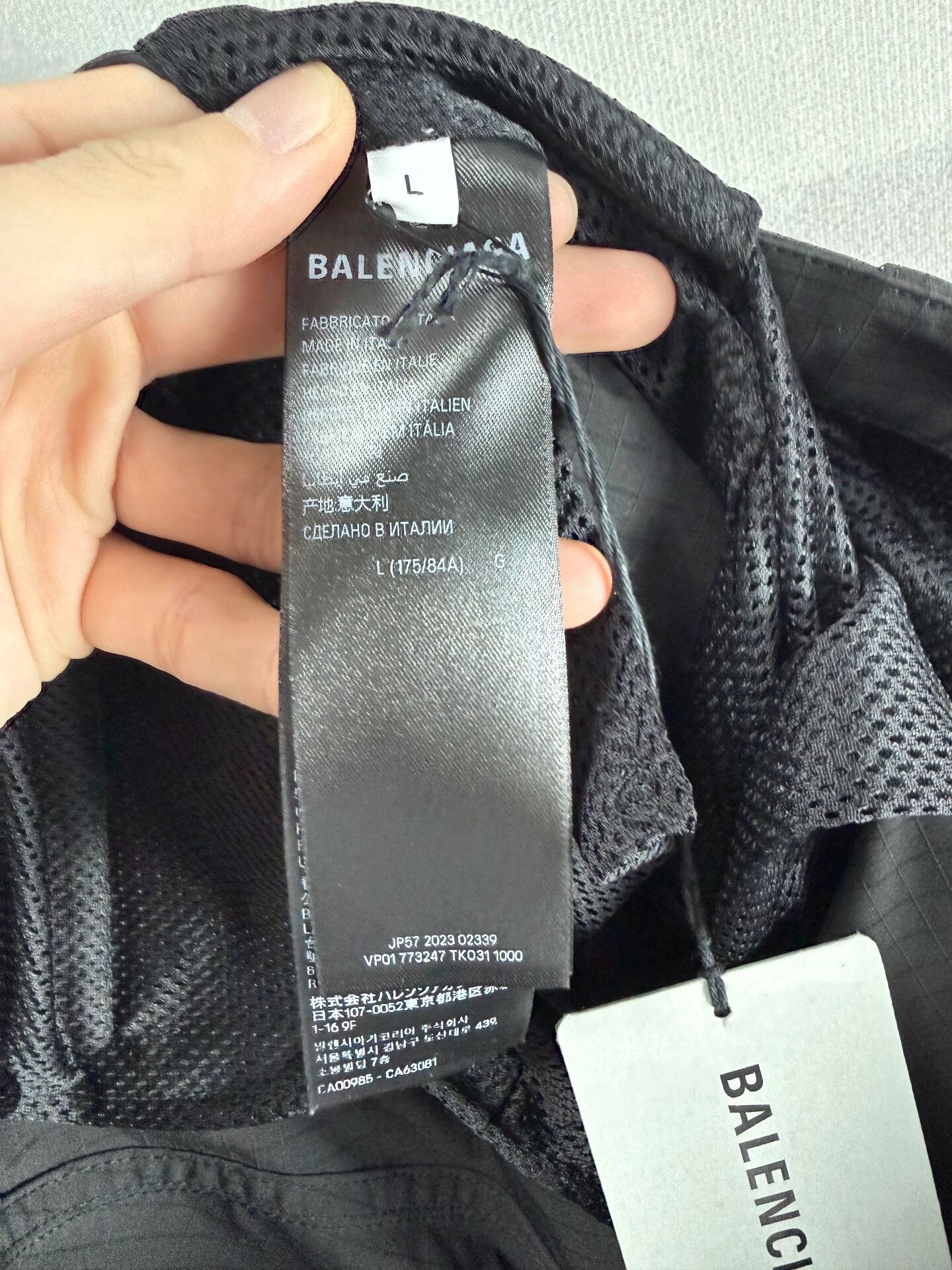Balenciaga balenciaga black nylon cargo pants size L Size US 34 / EU 50 - 4 Thumbnail