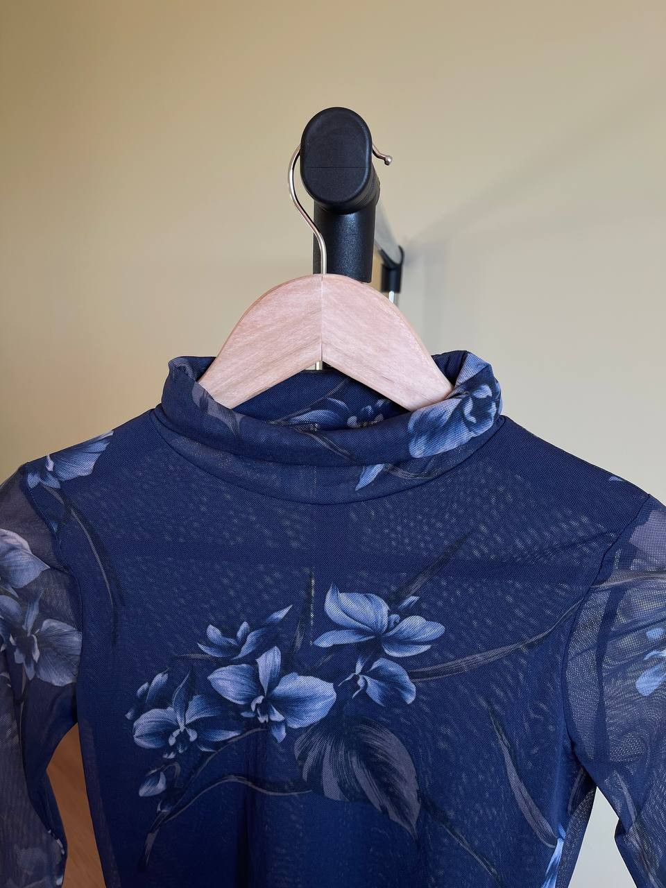 Ganni Ganni Etsu Mesh Floral Print Long Sleeve Rollneck Top Size XS / US 0-2 / IT 36-38 - 12 Thumbnail