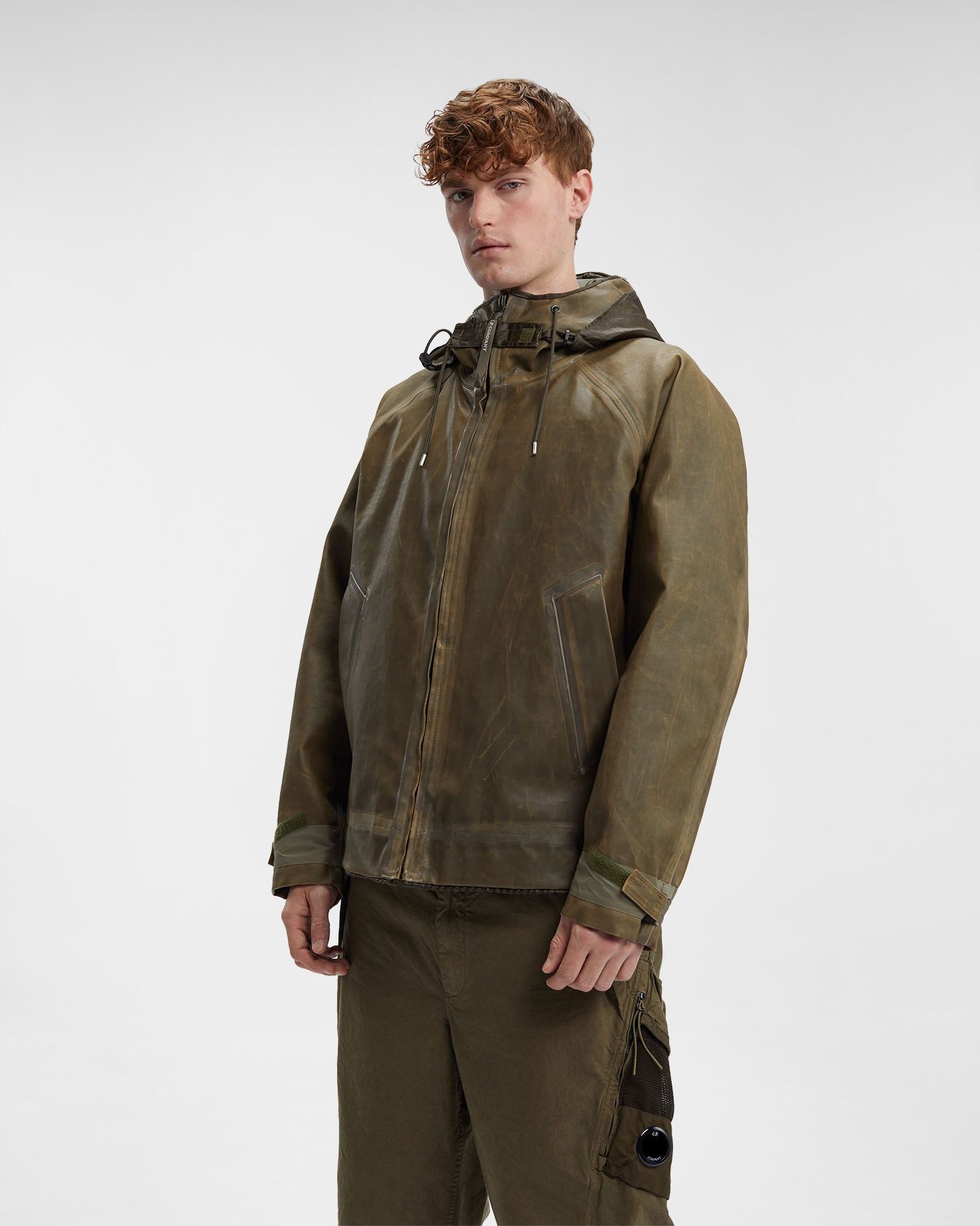 C.P. Company o1y1224 Logo Zipped Hooded Jacket in Military Green Size US S / EU 44-46 / 1 - 2 Thumbnail