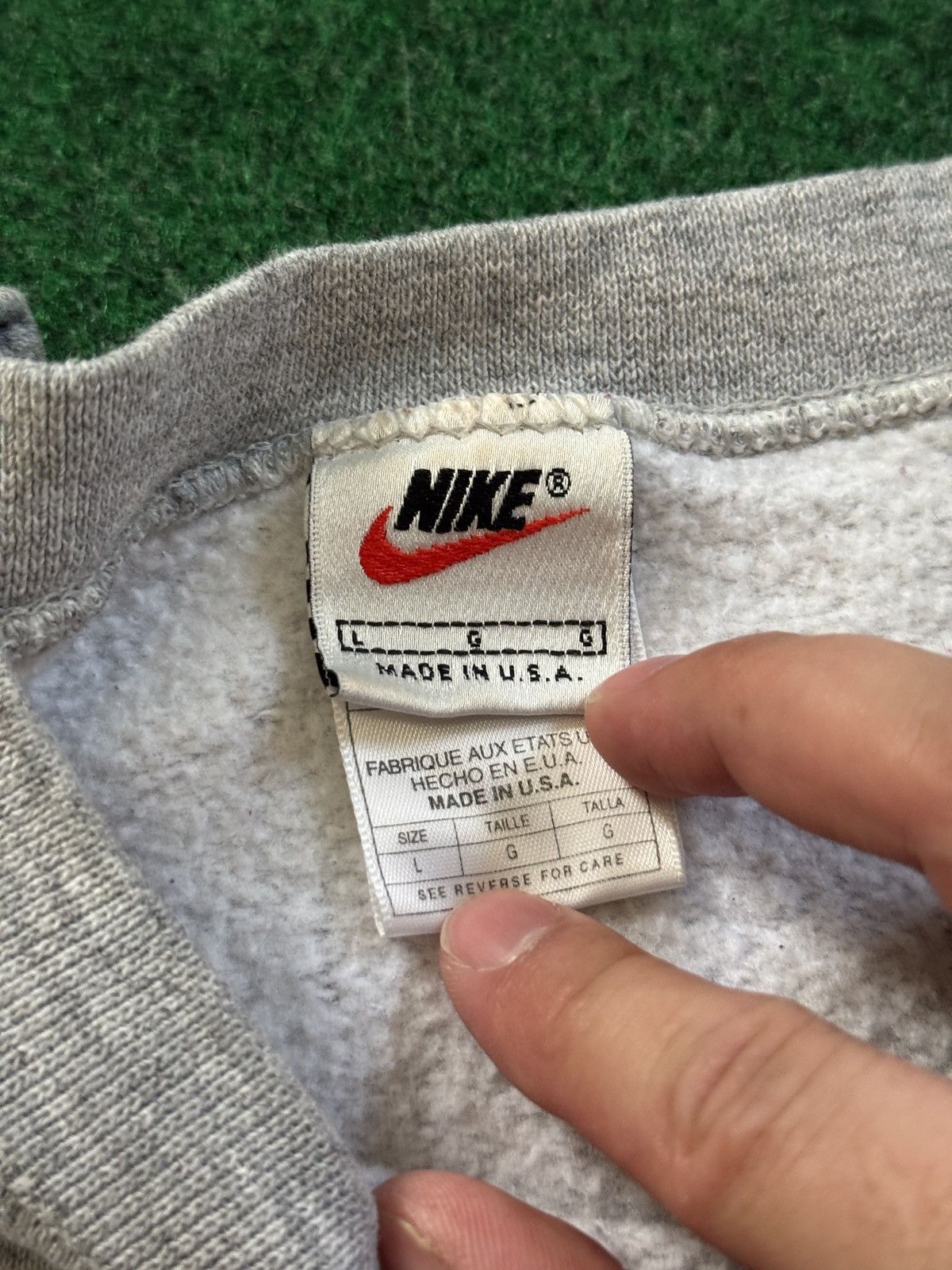 Nike Vintage 90s Nike White Tag Boxy Gray Mini Swoosh Sweatshirt Size US L / EU 52-54 / 3 - 3 Thumbnail