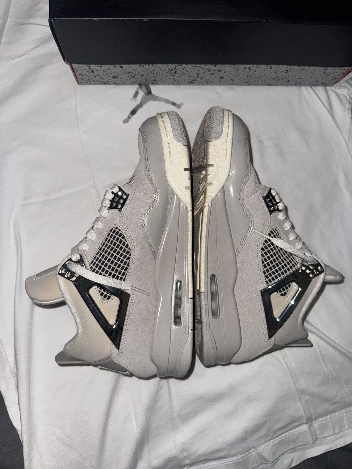 Jordan Brand Air Jordan 4 Retro 'Frozen Moments' Size US 9.5 / EU 42-43 - 3 Thumbnail