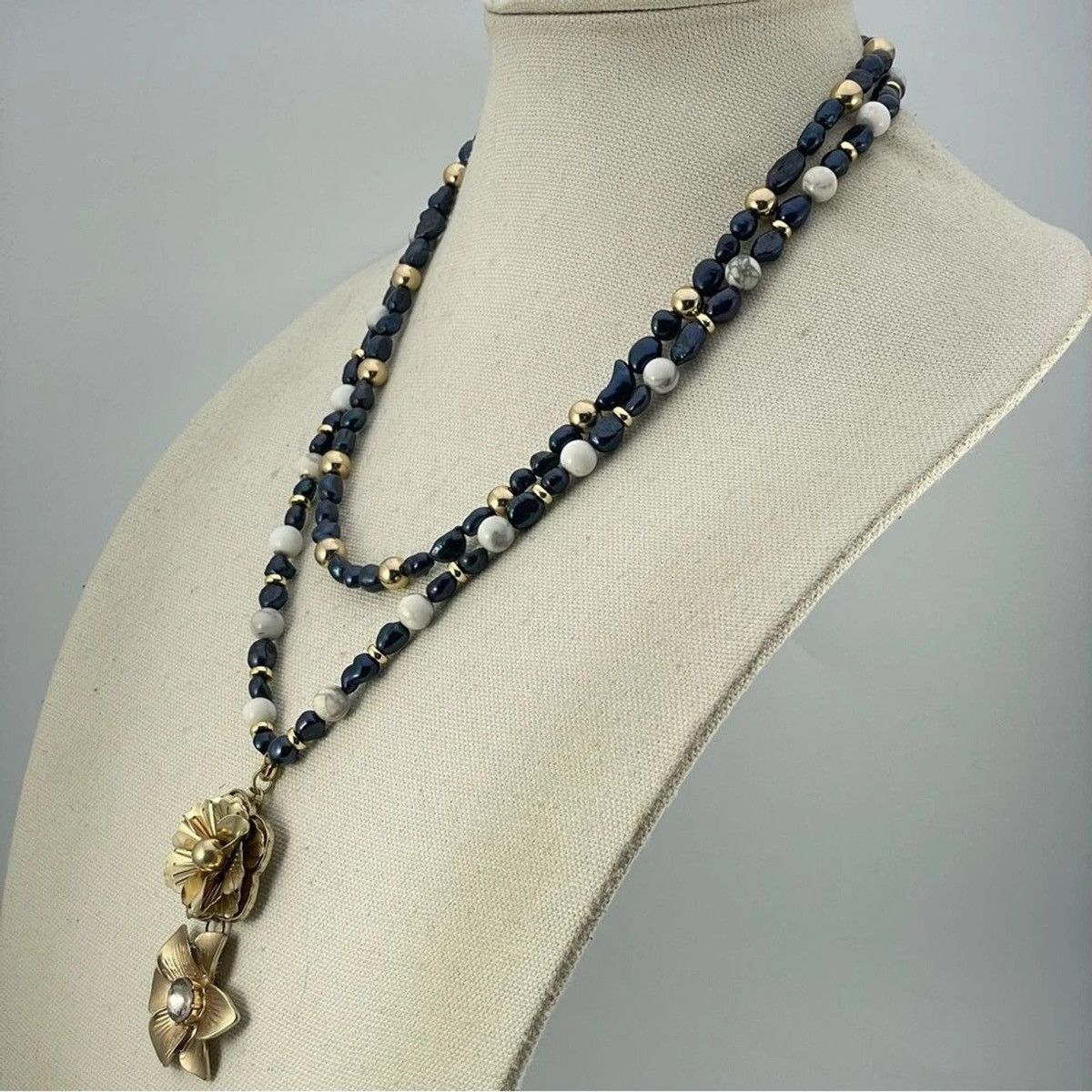Other Handmade Crafted Pearl Stone Beaded Flower Pendant Layered Size ONE SIZE - 3 Thumbnail