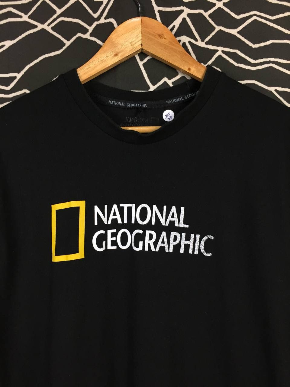Vintage National Geographic Television Channel Big Logo Tee Size US M / EU 48-50 / 2 - 3 Thumbnail