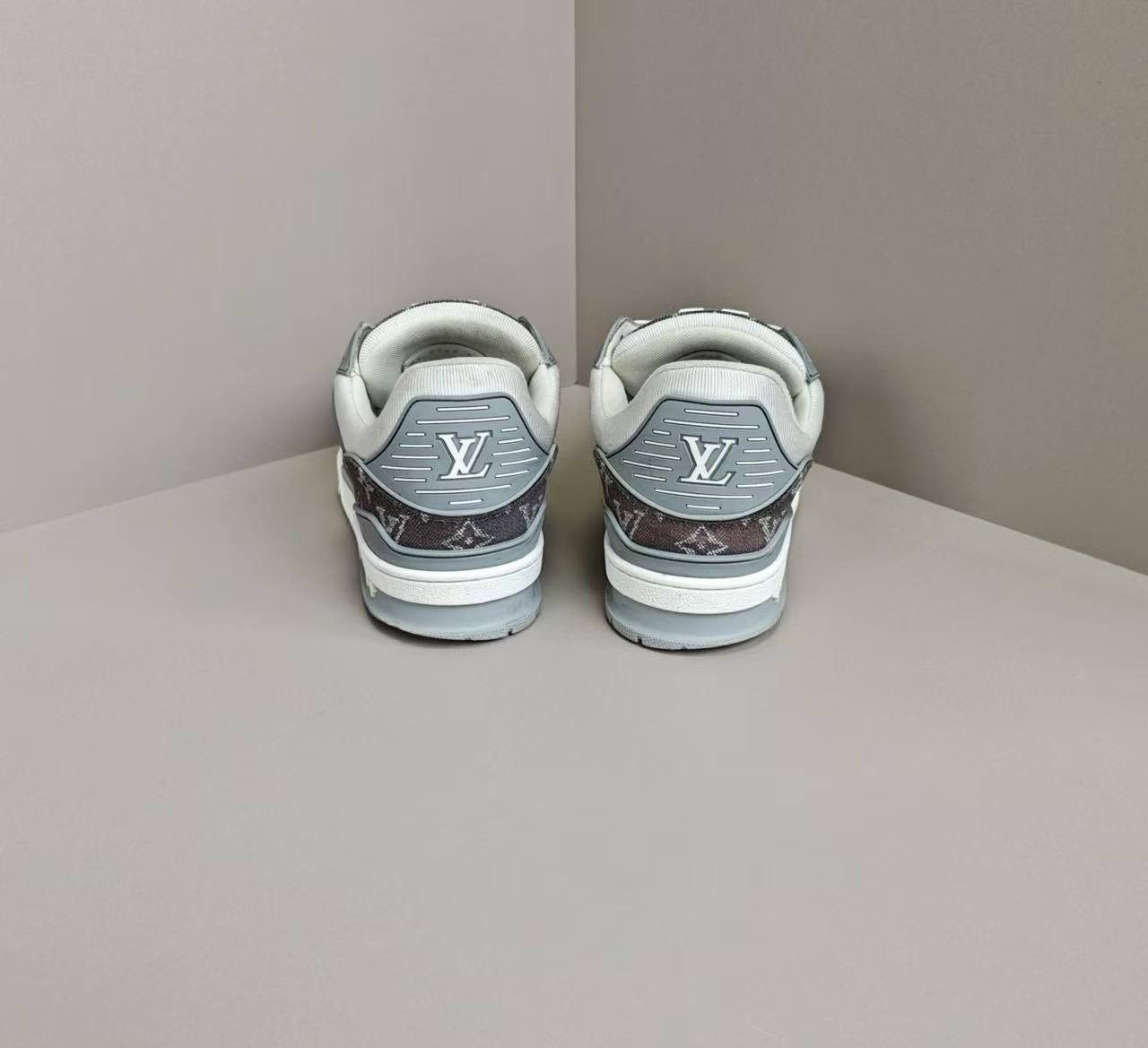 Louis Vuitton Louis Vuitton Training Denim Grey Lowtop Sneakers 42.5 Men Size US 8.5 / EU 41-42 - 4 Thumbnail