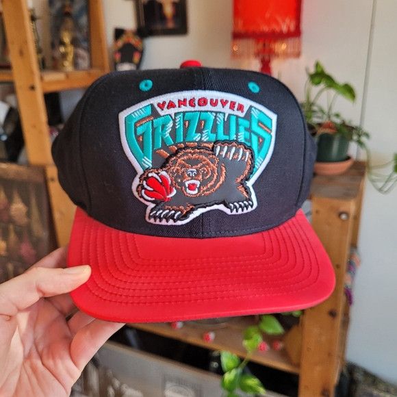 Mitchell & Ness Mitchell & Ness Vancouver Grizzlies Nostalgia Red Panel Cap Size ONE SIZE - 1 Thumbnail
